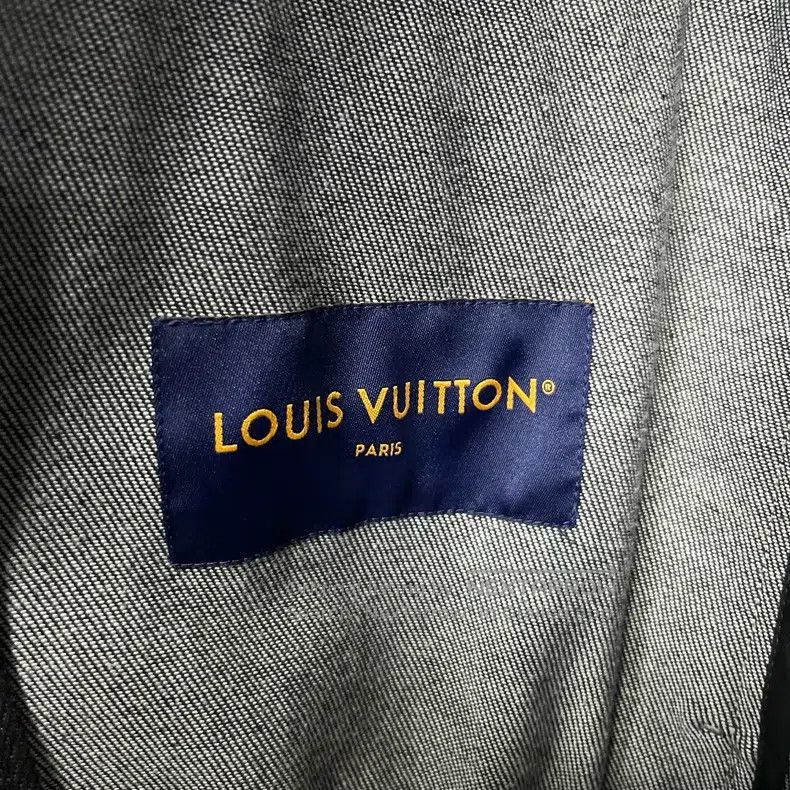 Louis Vuitton Louis Vuitton Black Gypsophila Splash Logo Full Printed Si Size US S / EU 44-46 / 1 - 4 Thumbnail