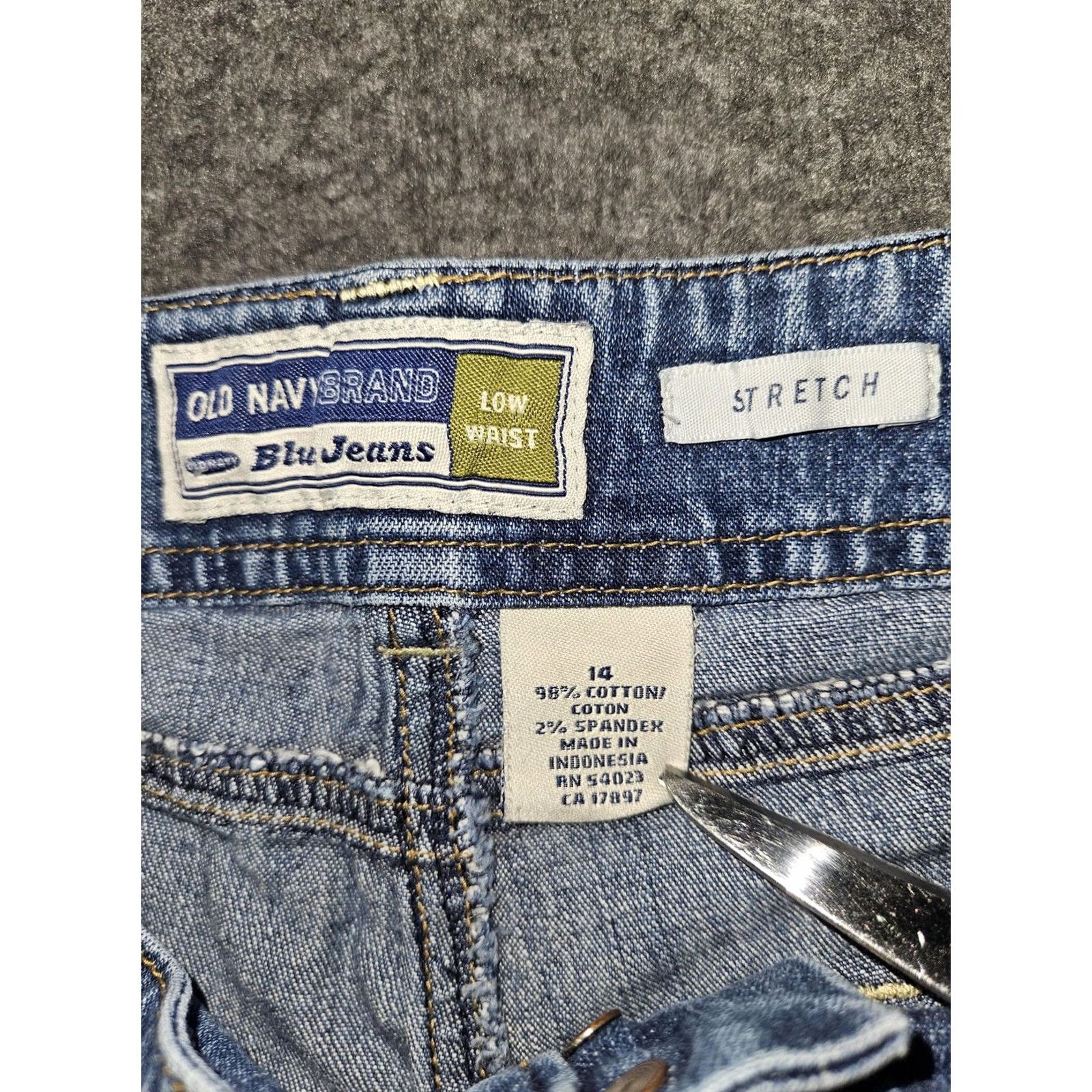 Old Navy VINTAGE Old Navy Shorts Womens 14 Blue Denim Stretch Low Waist 5 Pocket 00s Size 36" / US 14 / IT 50 - 2 Thumbnail