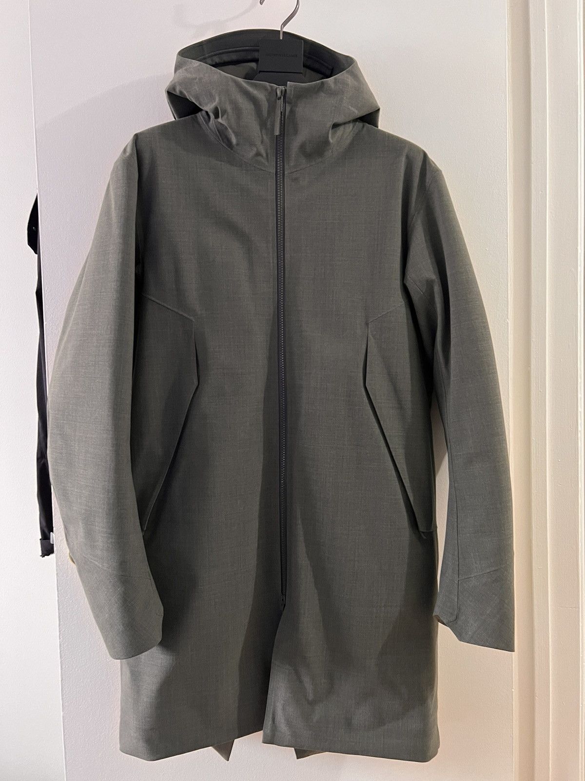 image of Arcteryx x Arcteryx Veilance Monitor Tech Wool Insulated Coat Mens in Green (Size Medium)