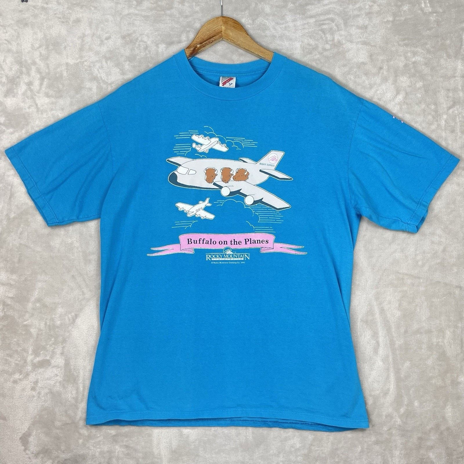Jerzees Vtg 1991 Rocky Mountain Clothing Buffalo On The Planes Tee Size US L / EU 52-54 / 3 - 1 Thumbnail