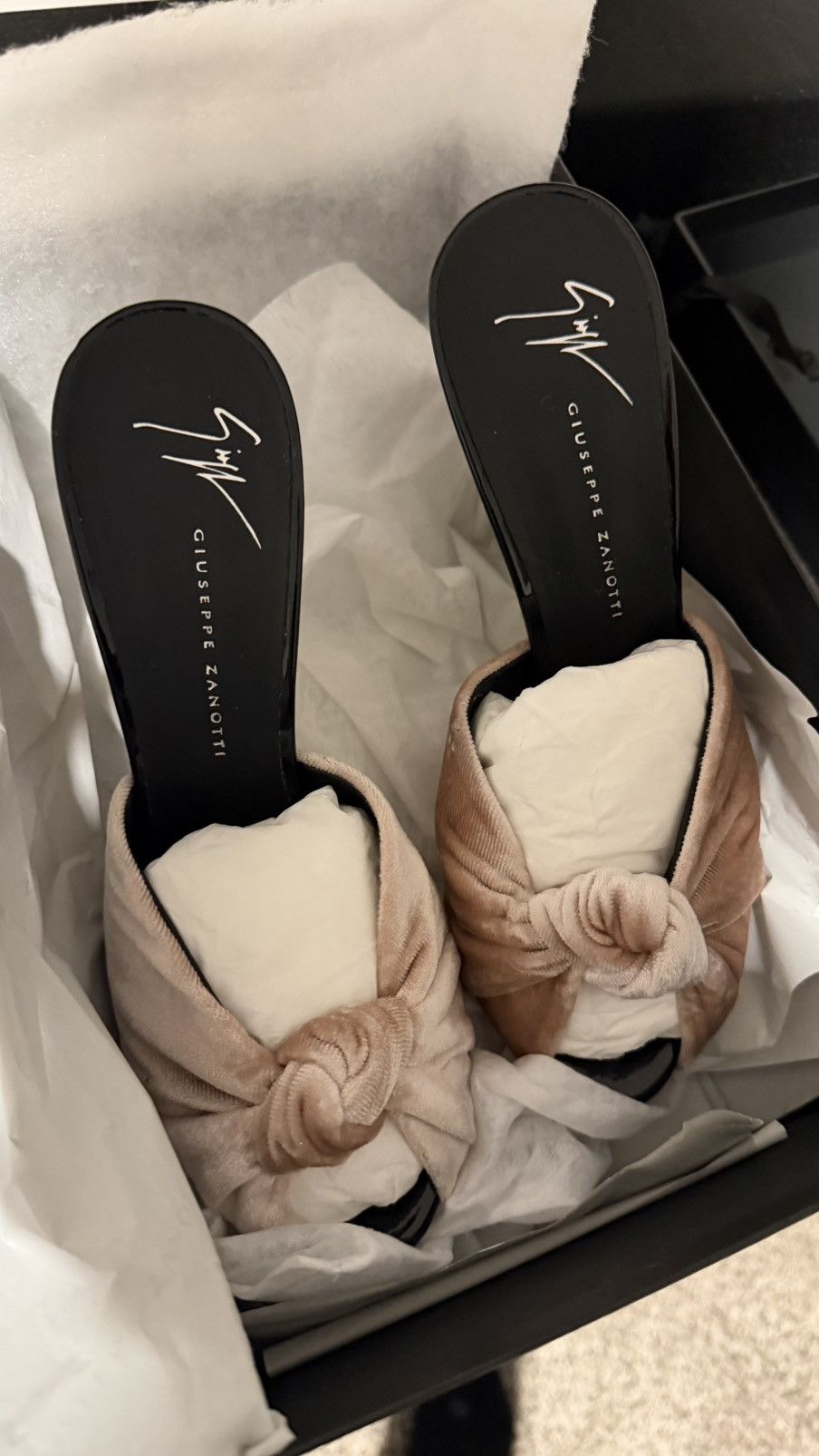 Giuseppe Zanotti Bridget Velvet Size US 7 / IT 37 - 1 Thumbnail