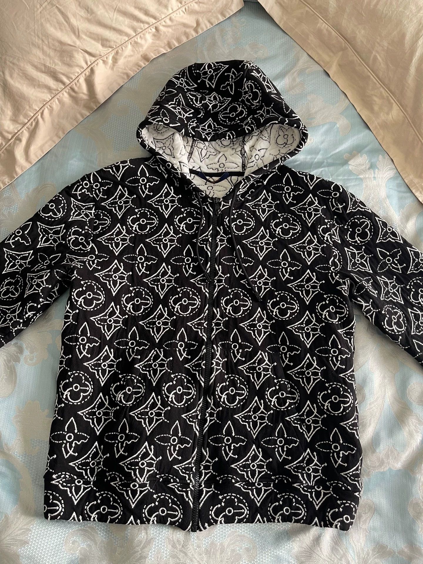 Louis Vuitton LV Monogram Embroidered Full Logo L Jacket Like New Size L / US 10 / IT 46 - 1 Thumbnail