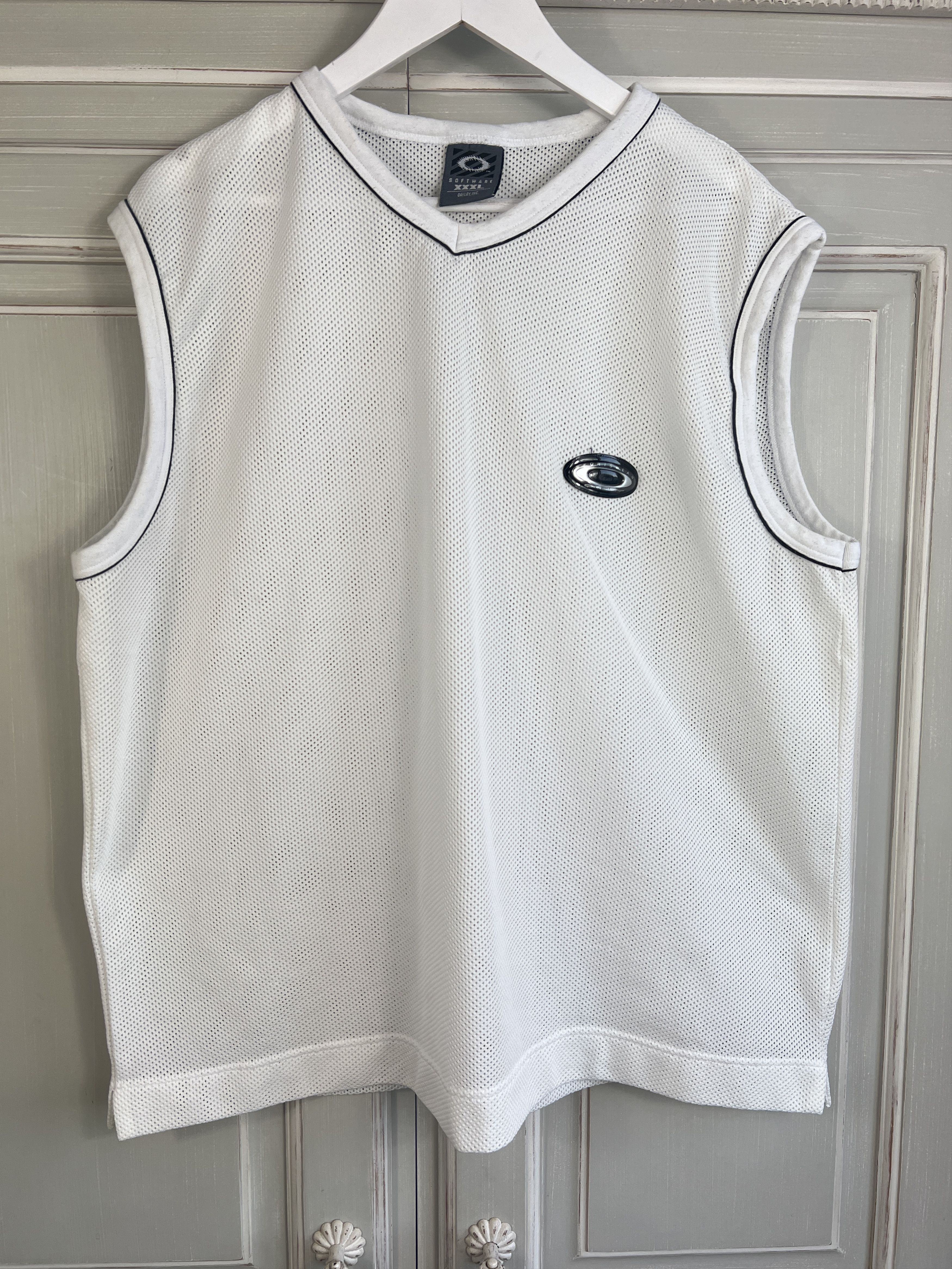Oakley × Vintage VINTAGE OAKLEY Y2K SOFTWEAR GREY MESH TANK TOP SLEEVELESS Size US XXL / EU 58 / 5 - 1 Thumbnail
