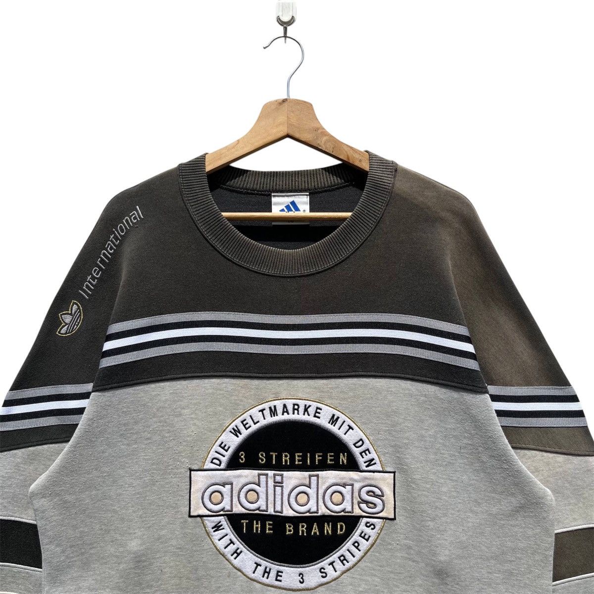 Adidas RARE🔥 Disstressed Vintage 90s Adidas Big Logo Spellout Size US L / EU 52-54 / 3 - 3 Thumbnail