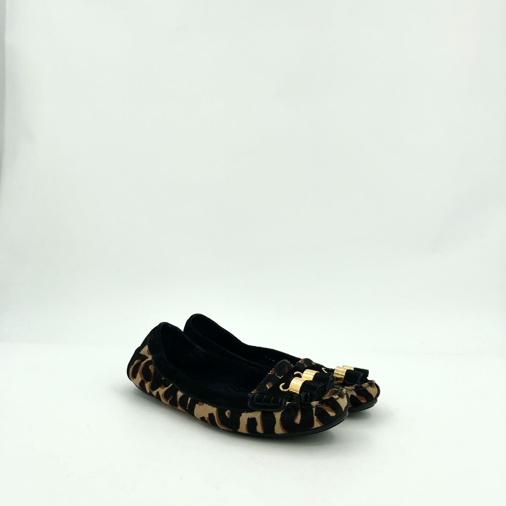 Louis Vuitton Louis Vuitton Lv Leopard Print Round-Toe Flats 36.5 Two-Tone Size US 6 / IT 36 - 9 Thumbnail