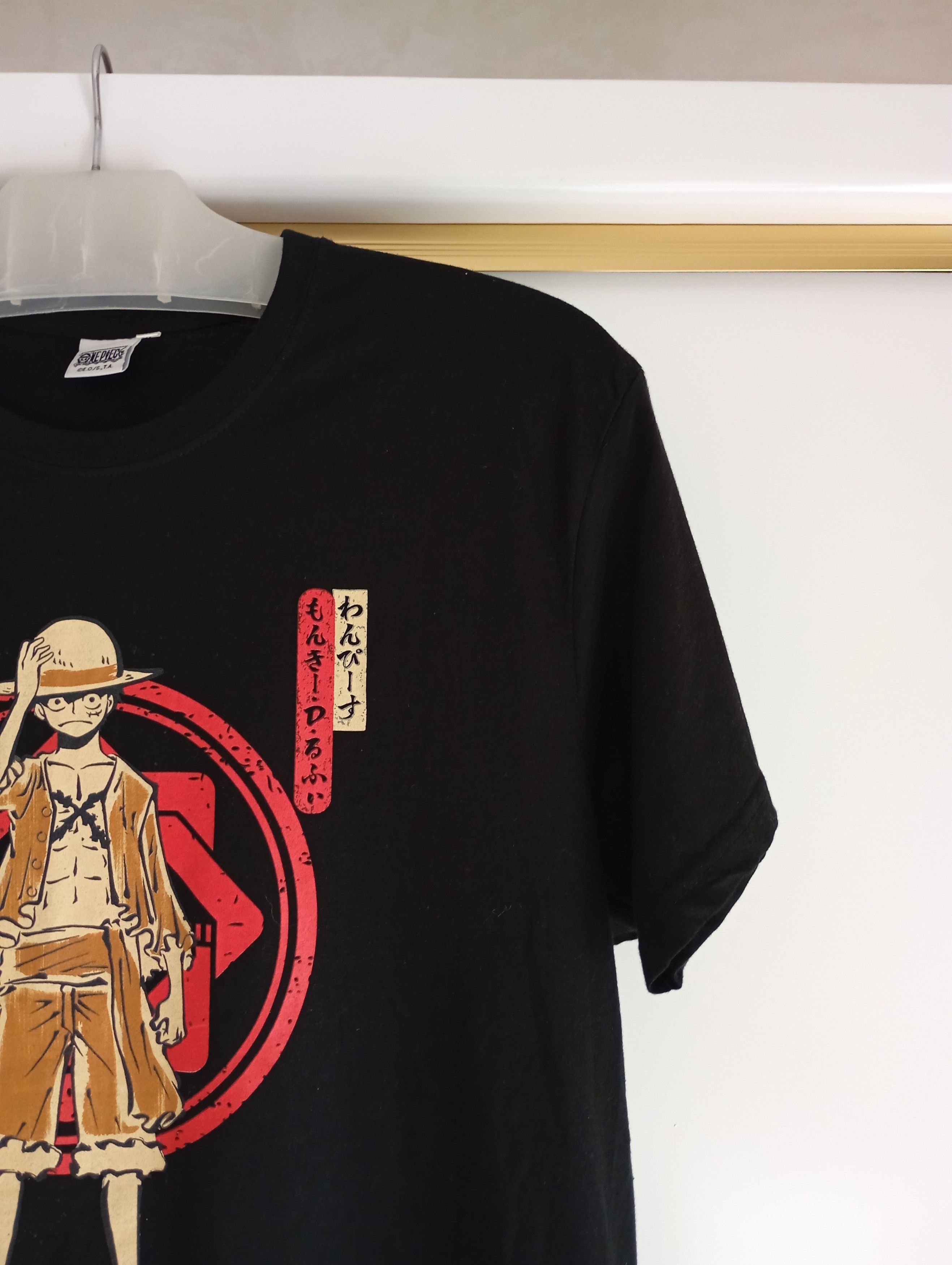 Anime VINTAGE ONE PIECE ANIME MONKEY D LUFFY T-SHIRT Size US L / EU 52-54 / 3 - 5 Thumbnail