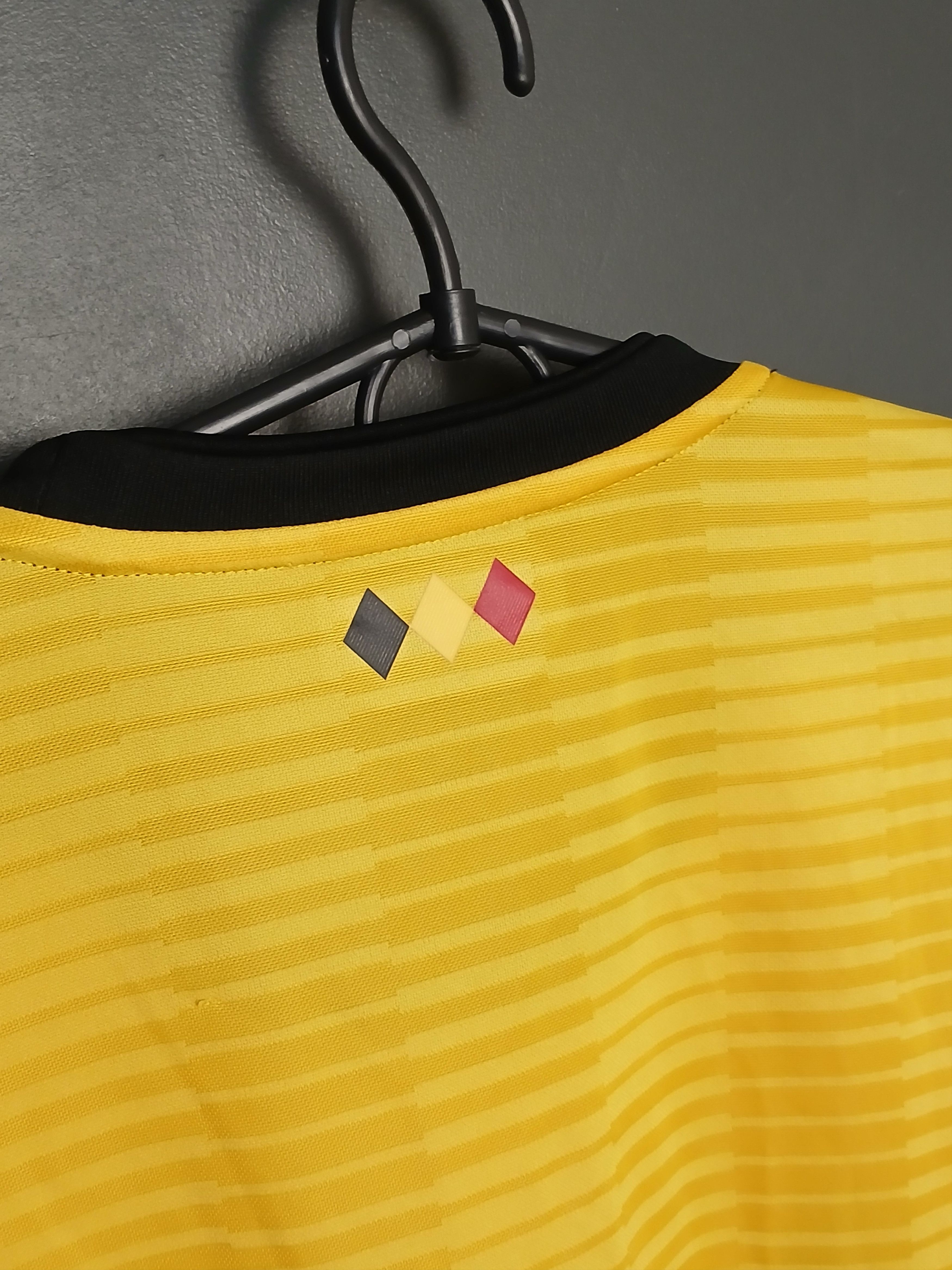 Adidas Belgium National Football Team 2018 Away Jersey T-Shirt Size US XL / EU 56 / 4 - 4 Thumbnail