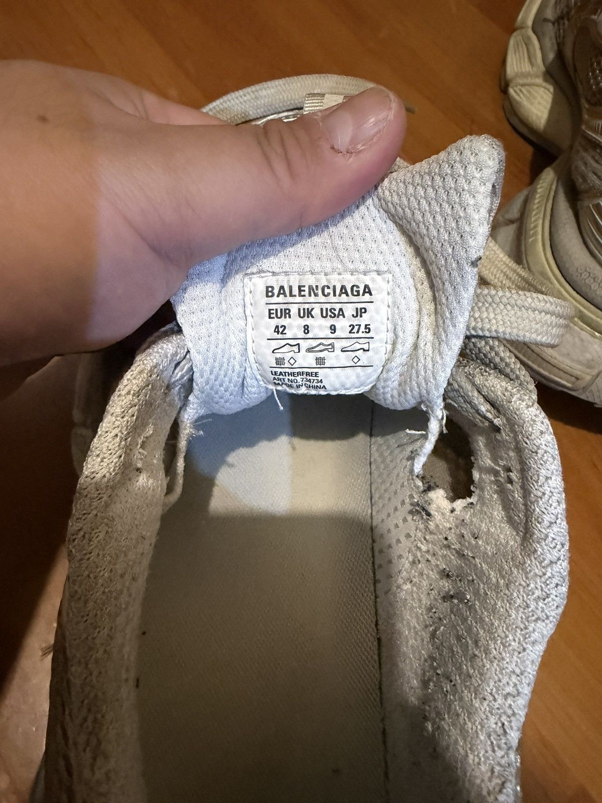 Balenciaga Balenciaga 3xl eggshell Size US 9 / EU 42 - 18 Thumbnail