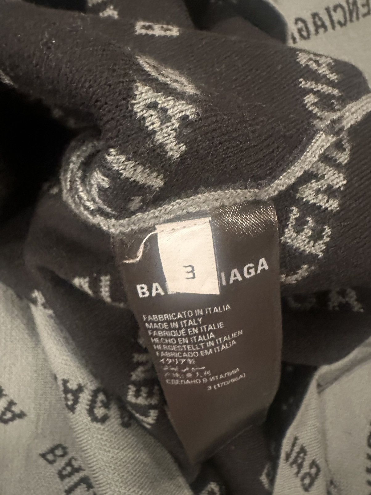 Balenciaga Balenciaga Logo Cardigan Size US L / EU 52-54 / 3 - 5 Thumbnail