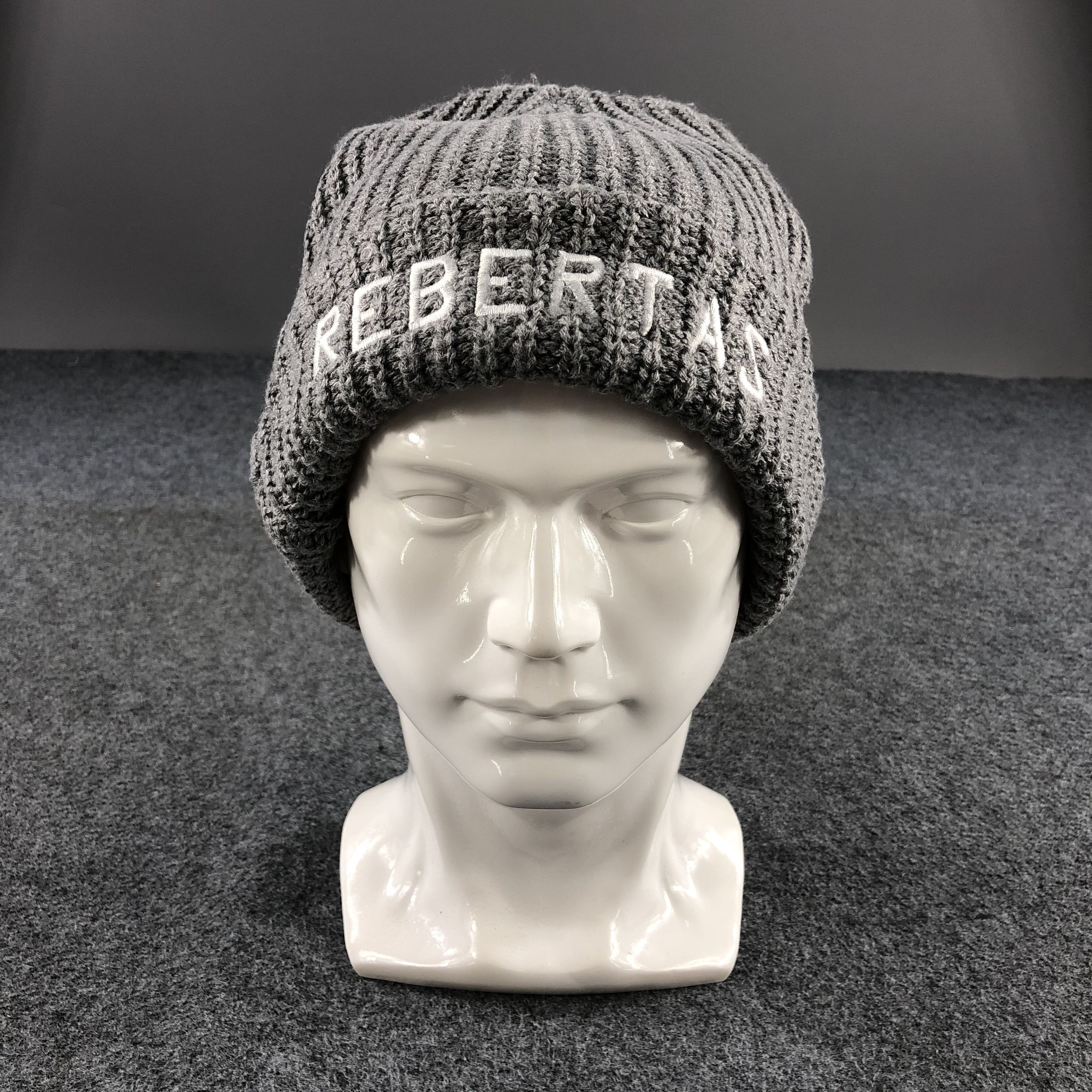 Japanese Brand Unknown Rebertas Grey Beanie Snowcap Snow Hat B345 Size ONE SIZE - 1 Thumbnail