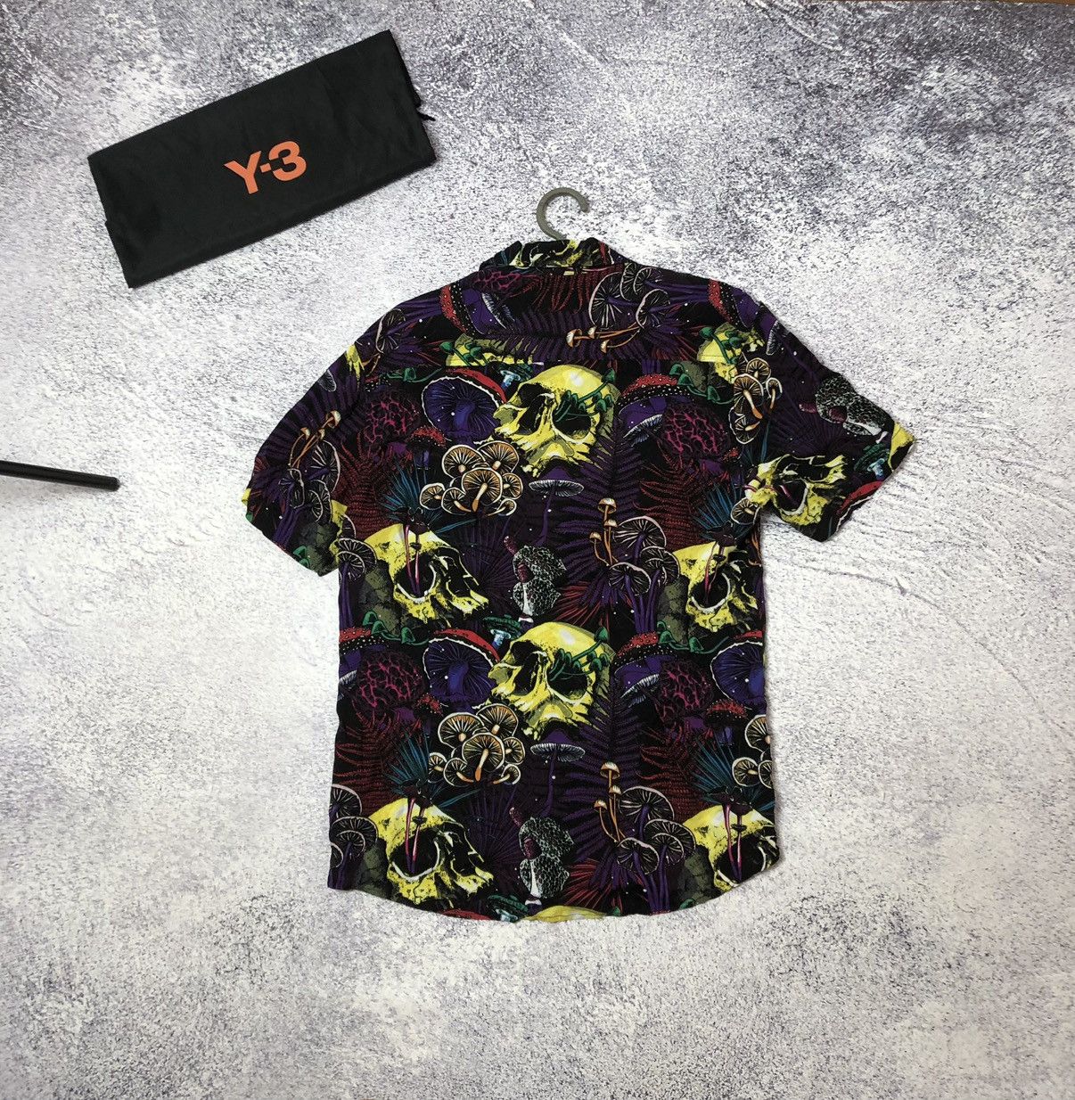 Vintage Men’s crezy shirt Hawaiin size S y2k vintage Size US S / EU 44-46 / 1 - 4 Thumbnail