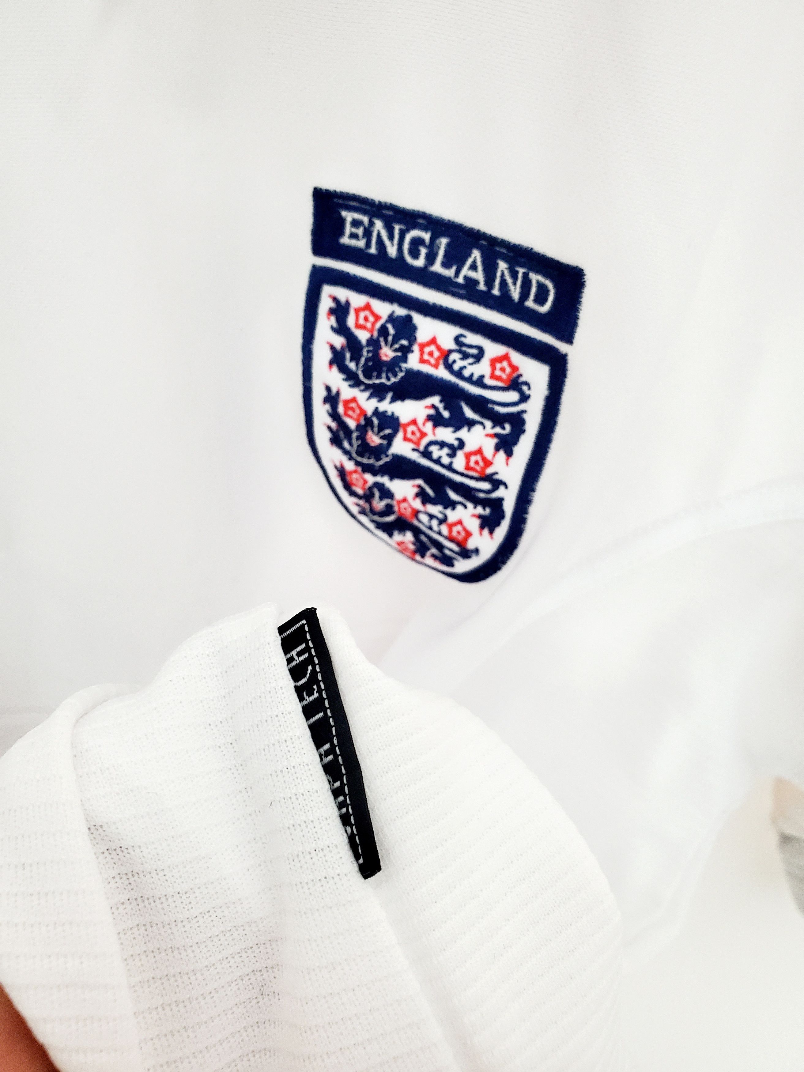 Vintage ENGLAND NATIONAL TEAM 1999/2001 HOME jersey L Size US M / EU 48-50 / 2 - 5 Thumbnail