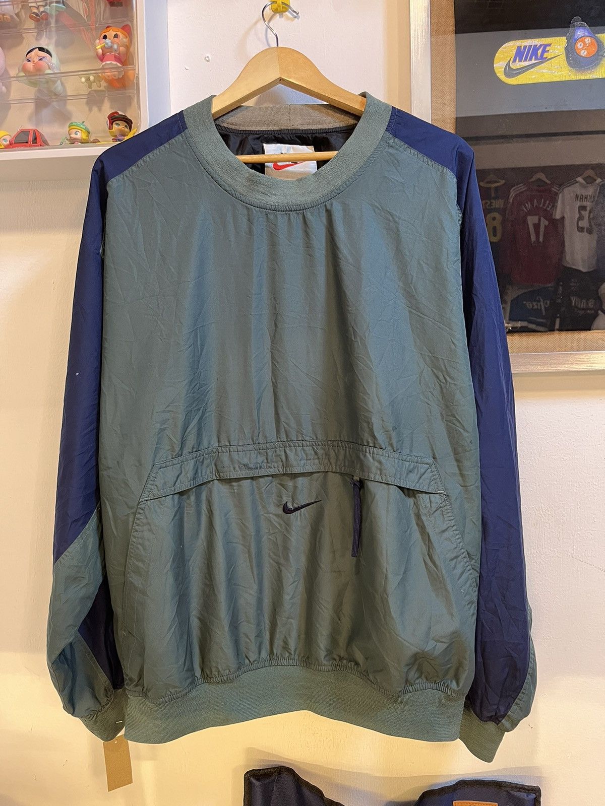 Vintage Nike Pocket Swoosh Windbreaker