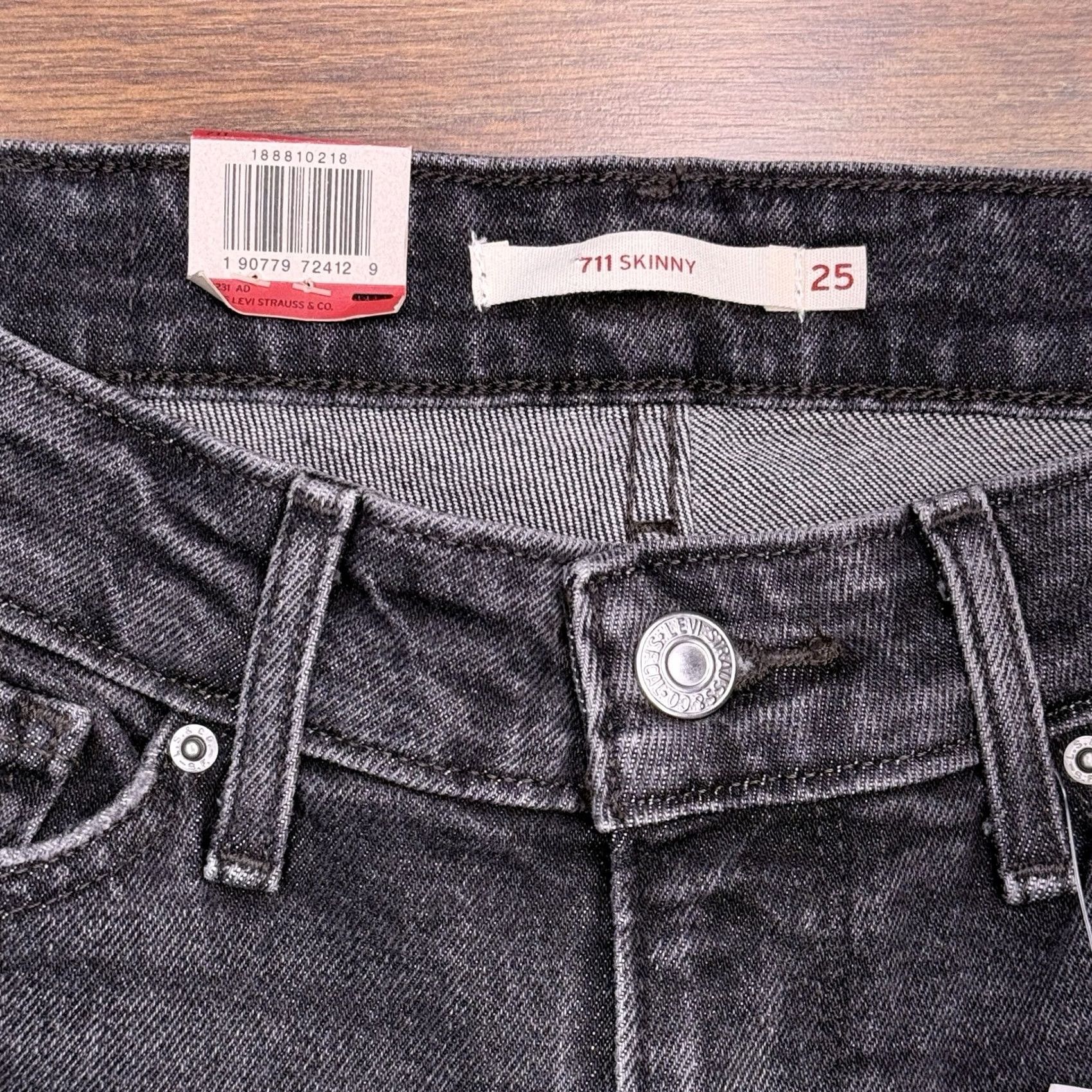 Levi's Levi's 711 Skinny Jeans Womens 25 Black Low Rise Stretch 25x30 Denim Cotton Elastane 5-Pocket Zipper Button Regular Waist Inseam 30 New Size 42" / US 20 - 4 Thumbnail