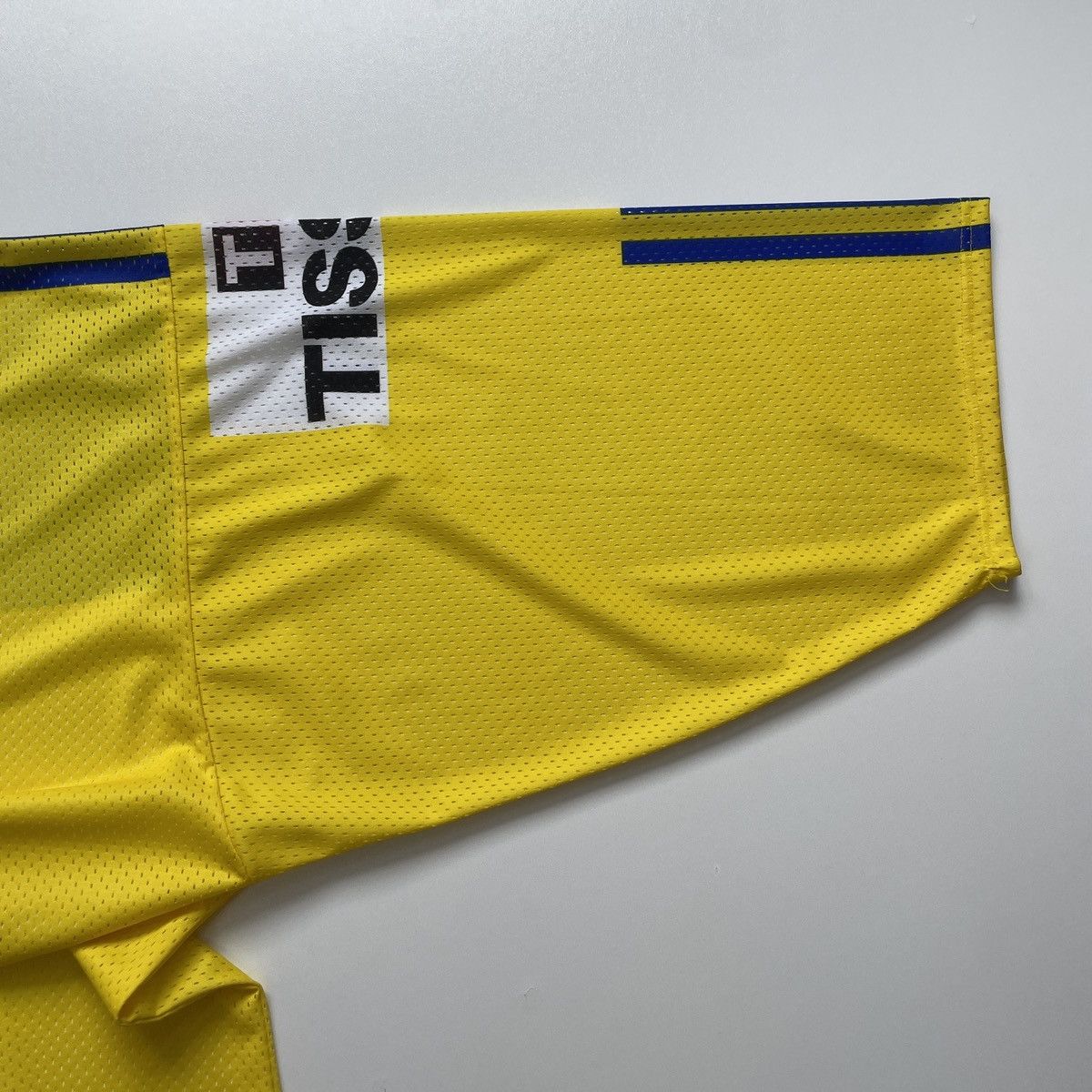 Adidas Vintage HC Davos Adidas Hockey Jersey Men’s Shirt size XL Size US XL / EU 56 / 4 - 10 Thumbnail