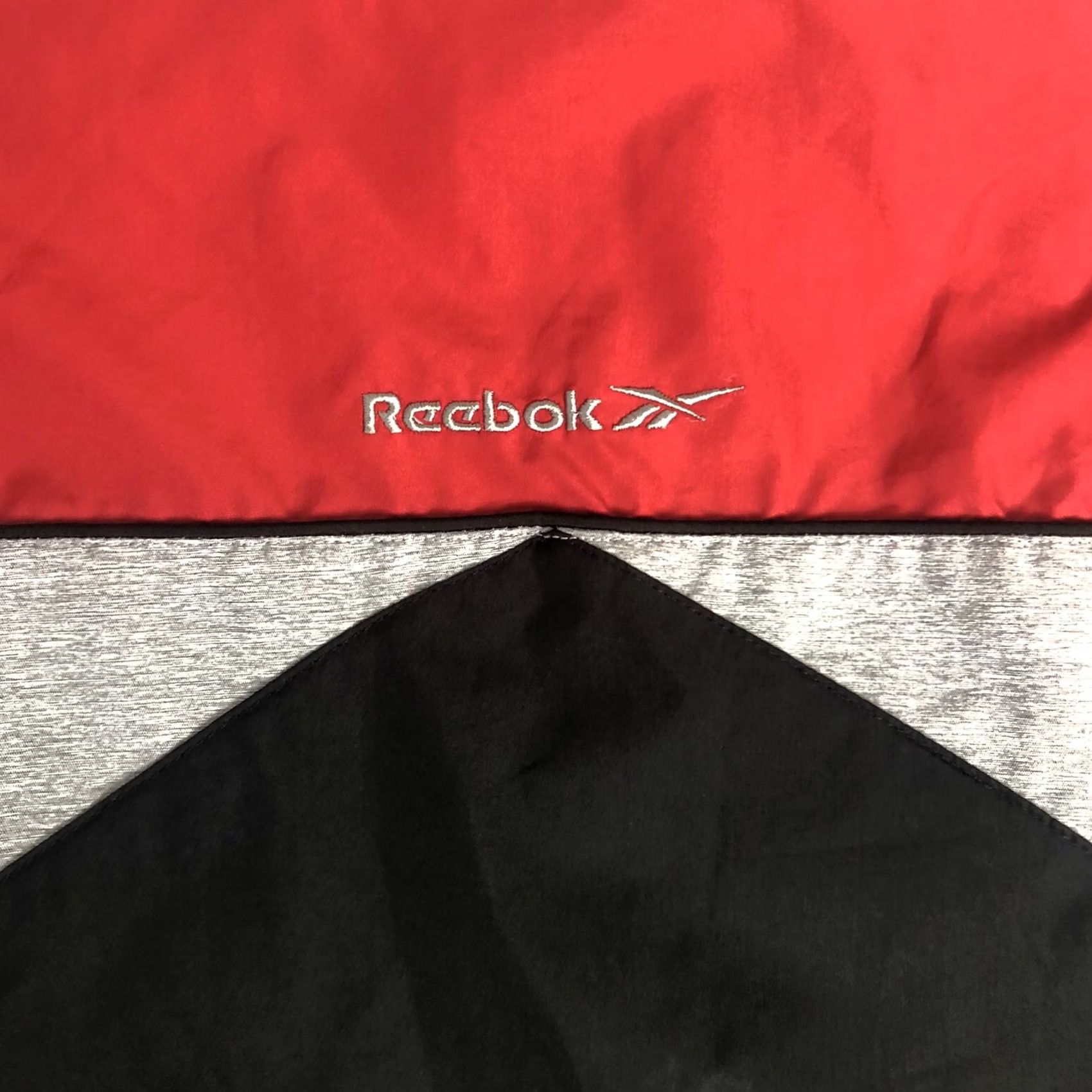 Reebok Vintage 90s Reebok Windbreaker Red Black Gray S Mens Jacket Size US S / EU 44-46 / 1 - 3 Thumbnail