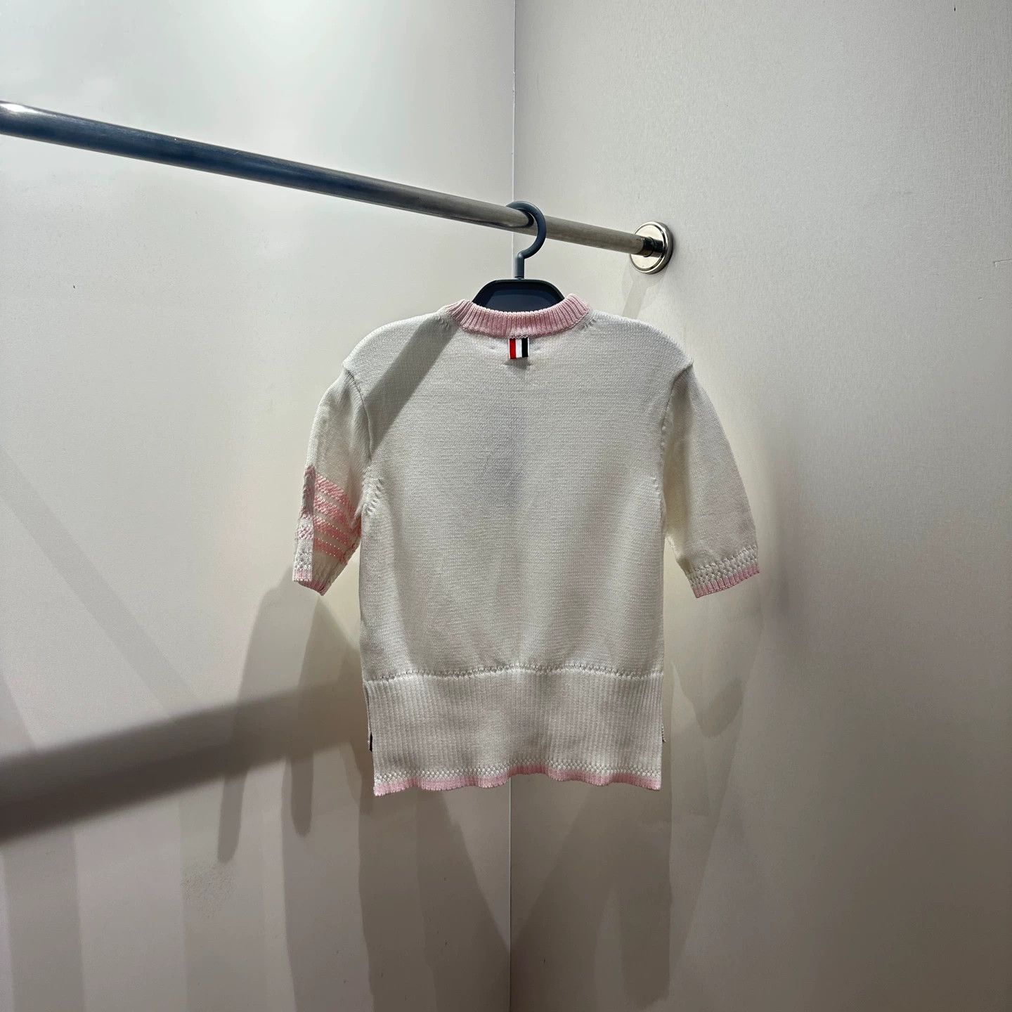 Thom Browne TB mar345 4-stripe white pink crewneck 36 Size XS / US 0-2 / IT 36-38 - 2 Thumbnail
