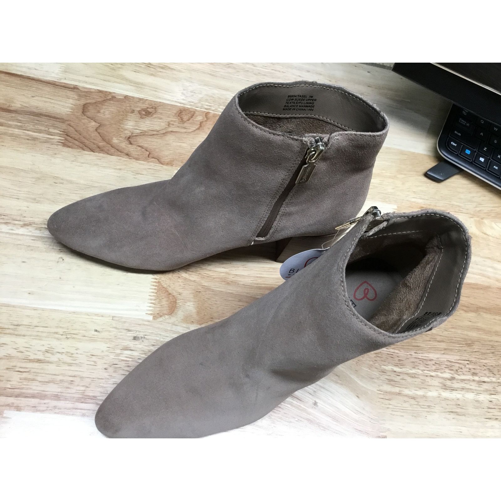 Other Blondo Tassel Ankle Boots Women 7 Taupe Cow Suede Side Zip Size US 7 / IT 37 - 5 Thumbnail