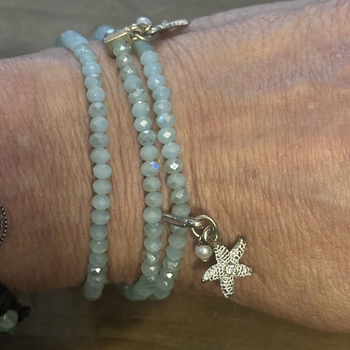 Other Icy blue glass bead wrapped stretch starfish charms bracelet Size ONE SIZE - 3 Thumbnail