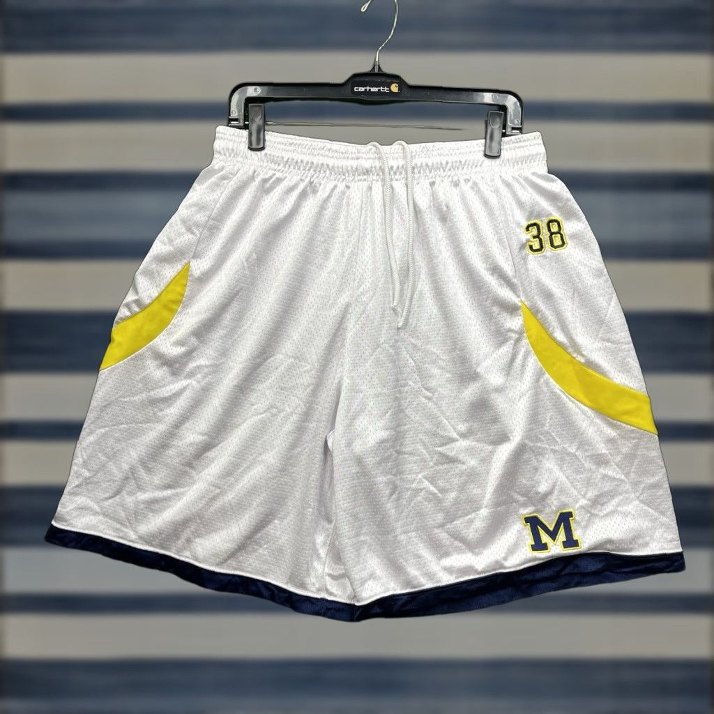 Adidas VINTAGE Adidas Michigan Wolverines Shorts Mens XL Team Issued Basketball Y2K Size US 36 / EU 52 - 1 Thumbnail