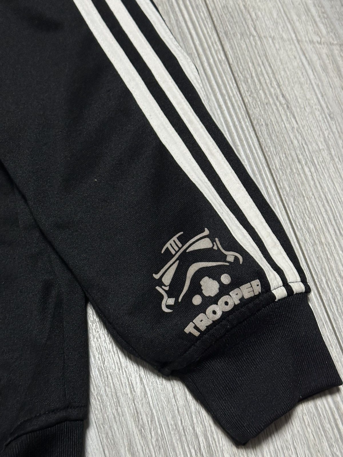 Vintage Adidas Originals Stormtrooper Star Wars hoodie P99646 Size US M / EU 48-50 / 2 - 3 Thumbnail