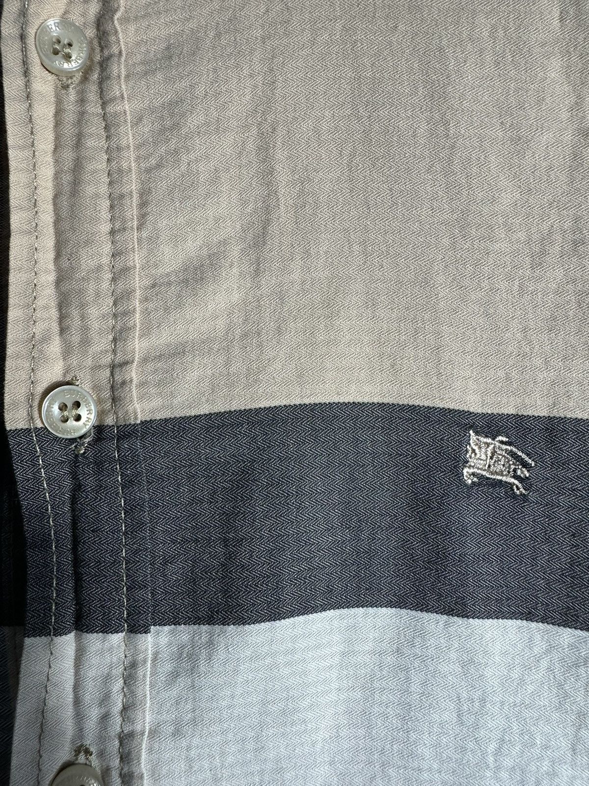 Burberry × Vintage Distressed Burberrys Plaid Novacheck Long Sleeve Shirt Size US M / EU 48-50 / 2 - 6 Thumbnail