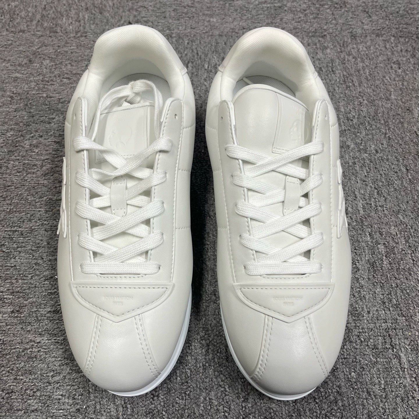 Louis Vuitton louis vuitton white low-top casual sneakers Size US 10 / EU 43 - 2 Thumbnail