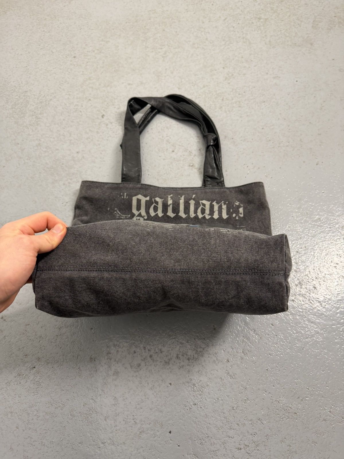 John Galliano John Galliano “Go Jogging” Self Portrait Shoulder Bag Size ONE SIZE - 6 Thumbnail