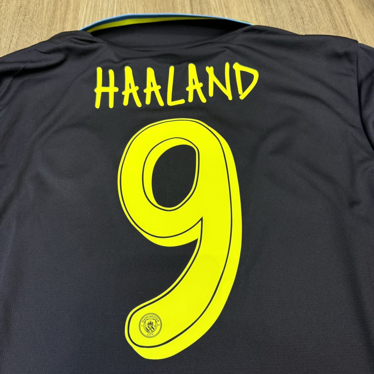 Puma Manchester City 24/25 away Longsleeves shirt #9 Haaland Size US L / EU 52-54 / 3 - 4 Thumbnail