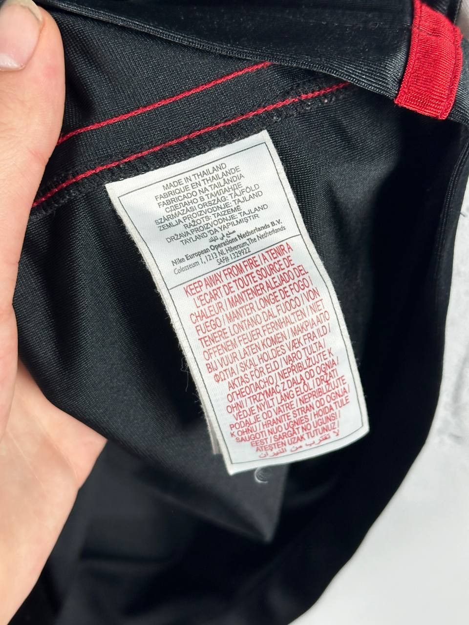 Jordan Brand × Nike × Vintage Nike Tank Top Jordan Vintage Mini Center Logo Y2k Style Size US S / EU 44-46 / 1 - 8 Thumbnail