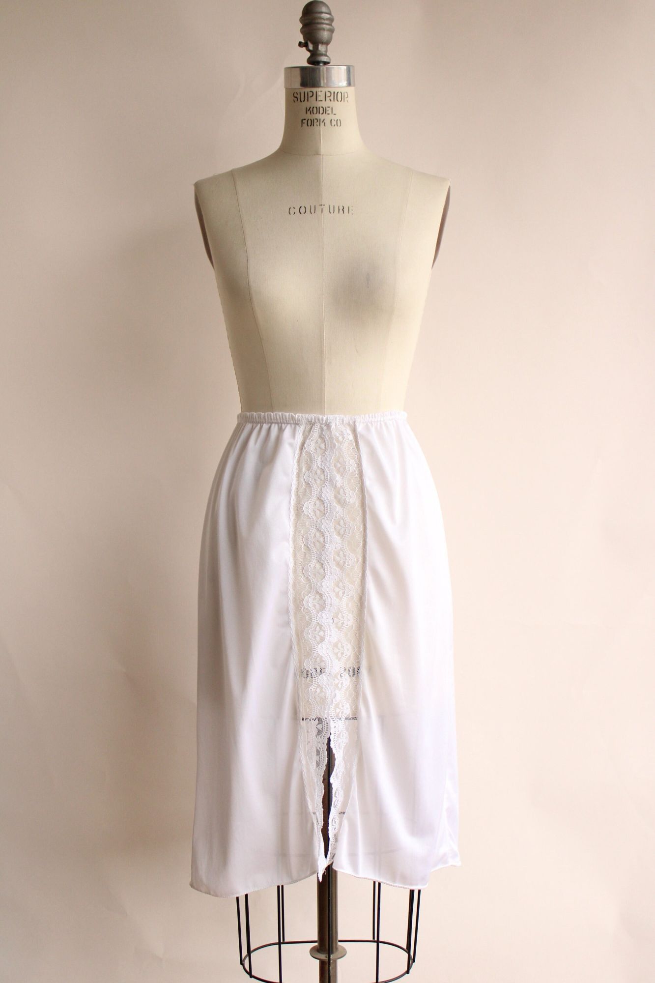 Pierre Cardin Vintage 1980s Half Slip, Pierre Cardin White Nylon With Lace Size ONE SIZE - 2 Thumbnail