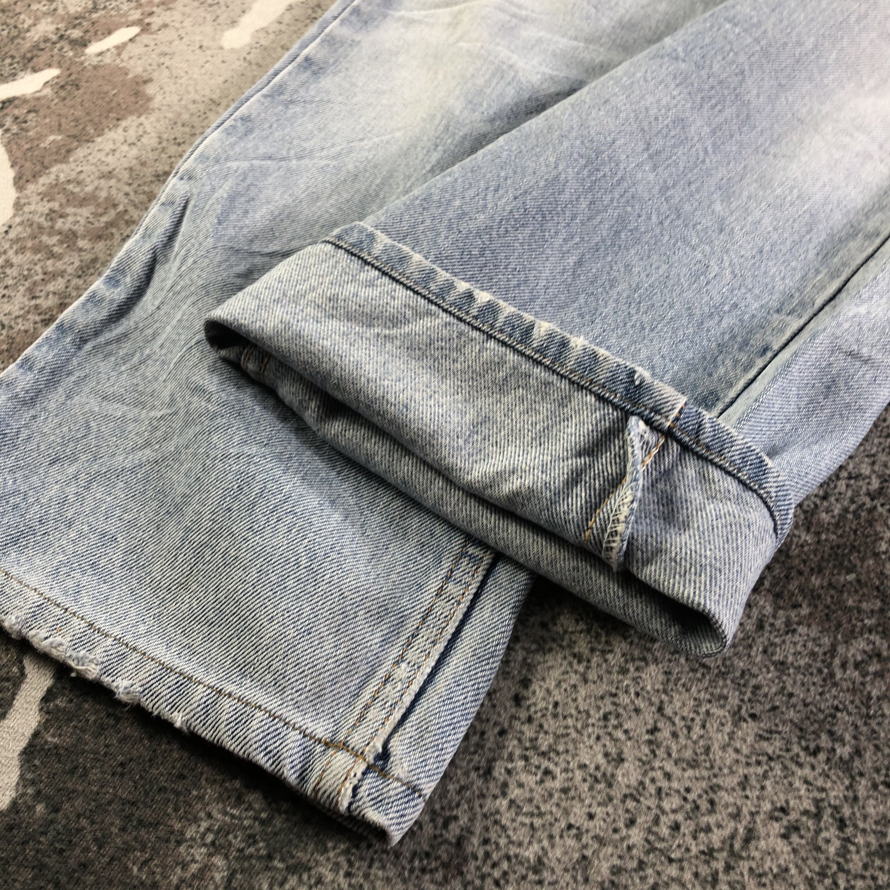 Levi's Vintage 90s Levis 505 Jeans Light Wash Denim KJ3107 Size US 30 / EU 46 - 7 Thumbnail