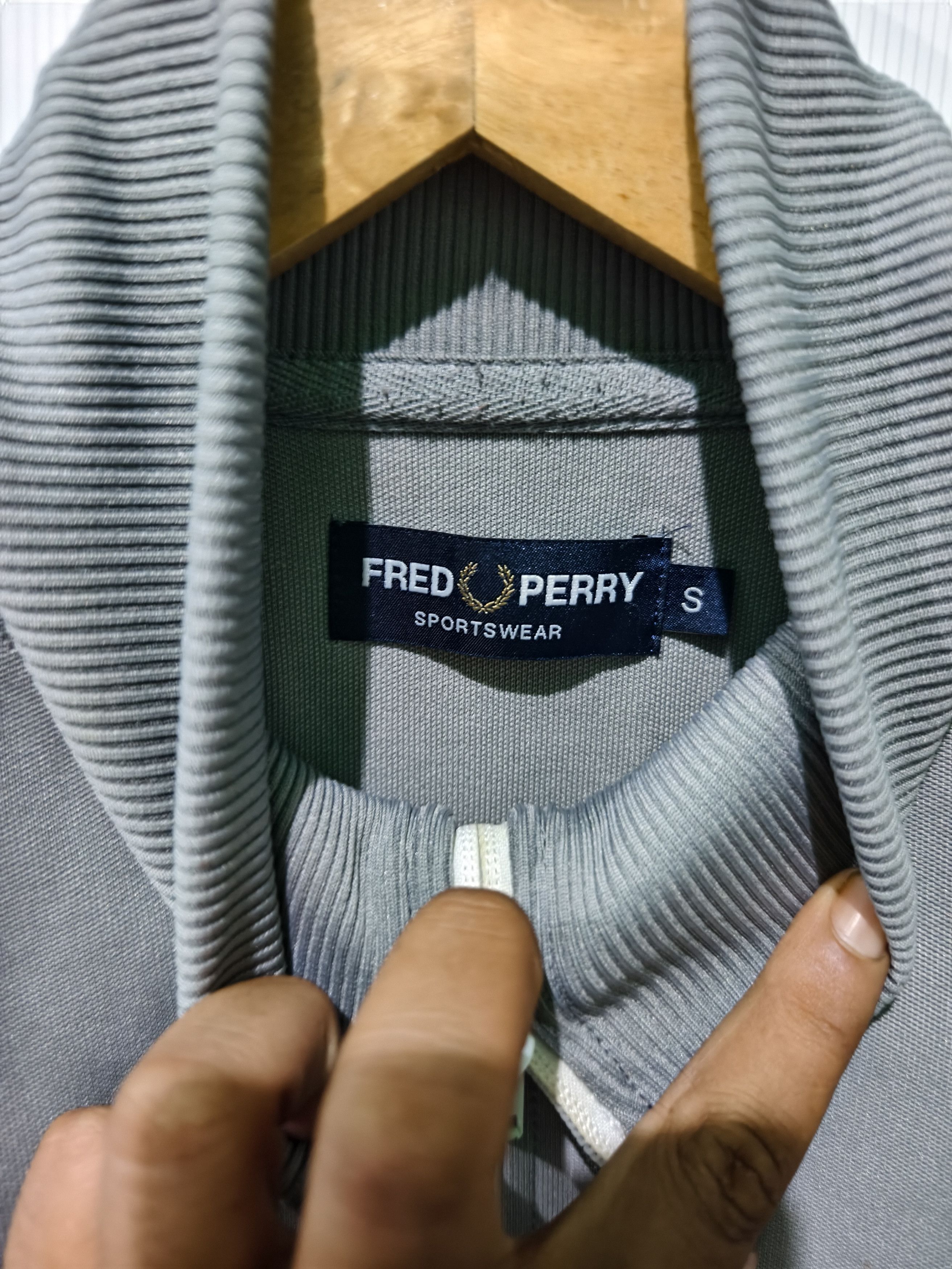 Fred Perry Tacktop fred perry tapped grey black j9521/289 Size US XL / EU 56 / 4 - 5 Thumbnail