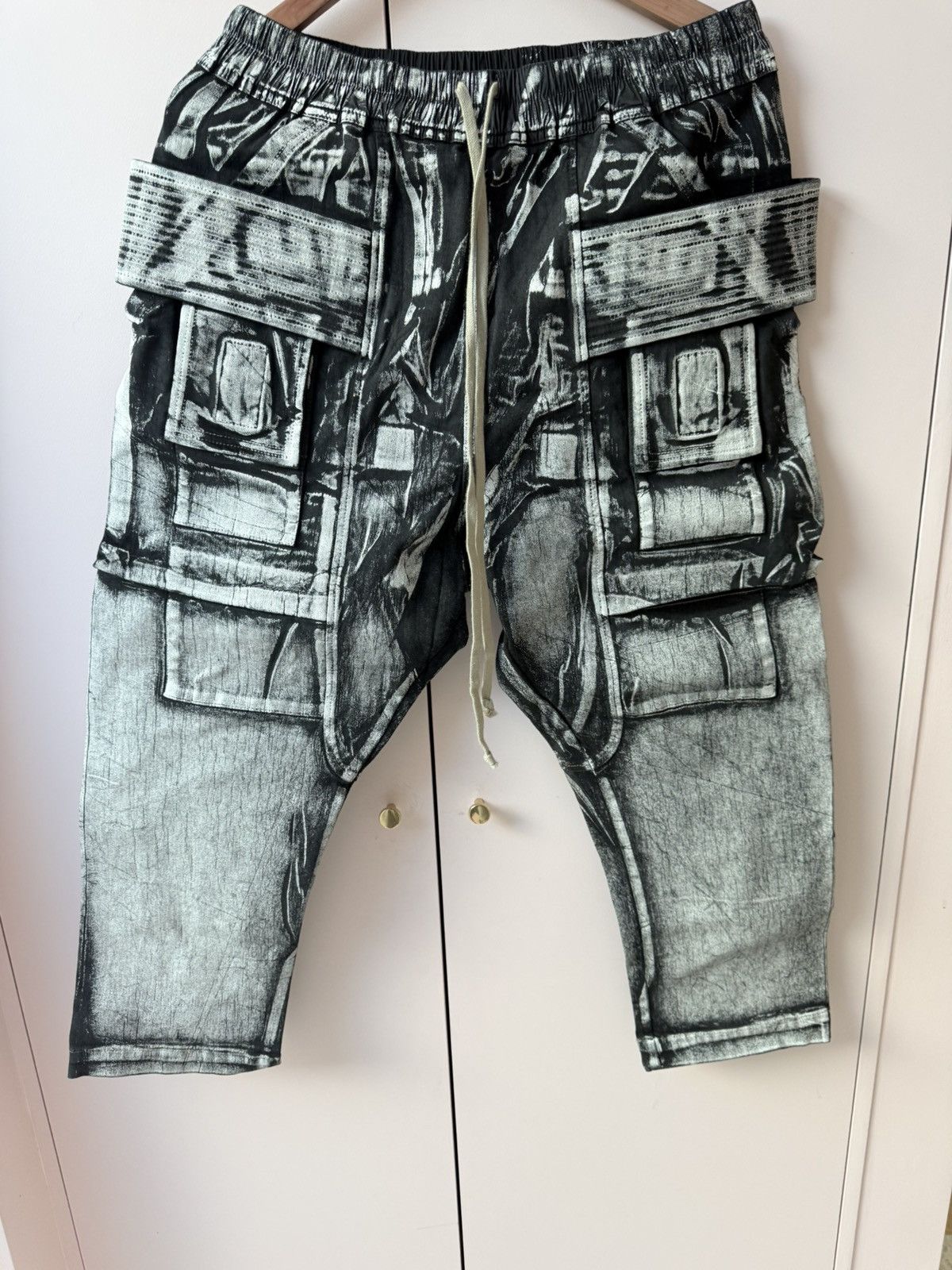 Rick Owens Drkshdw Rick Owens DRKSHDW Painted Creatch Cargo -XL Size US 36 / EU 52 - 2 Thumbnail