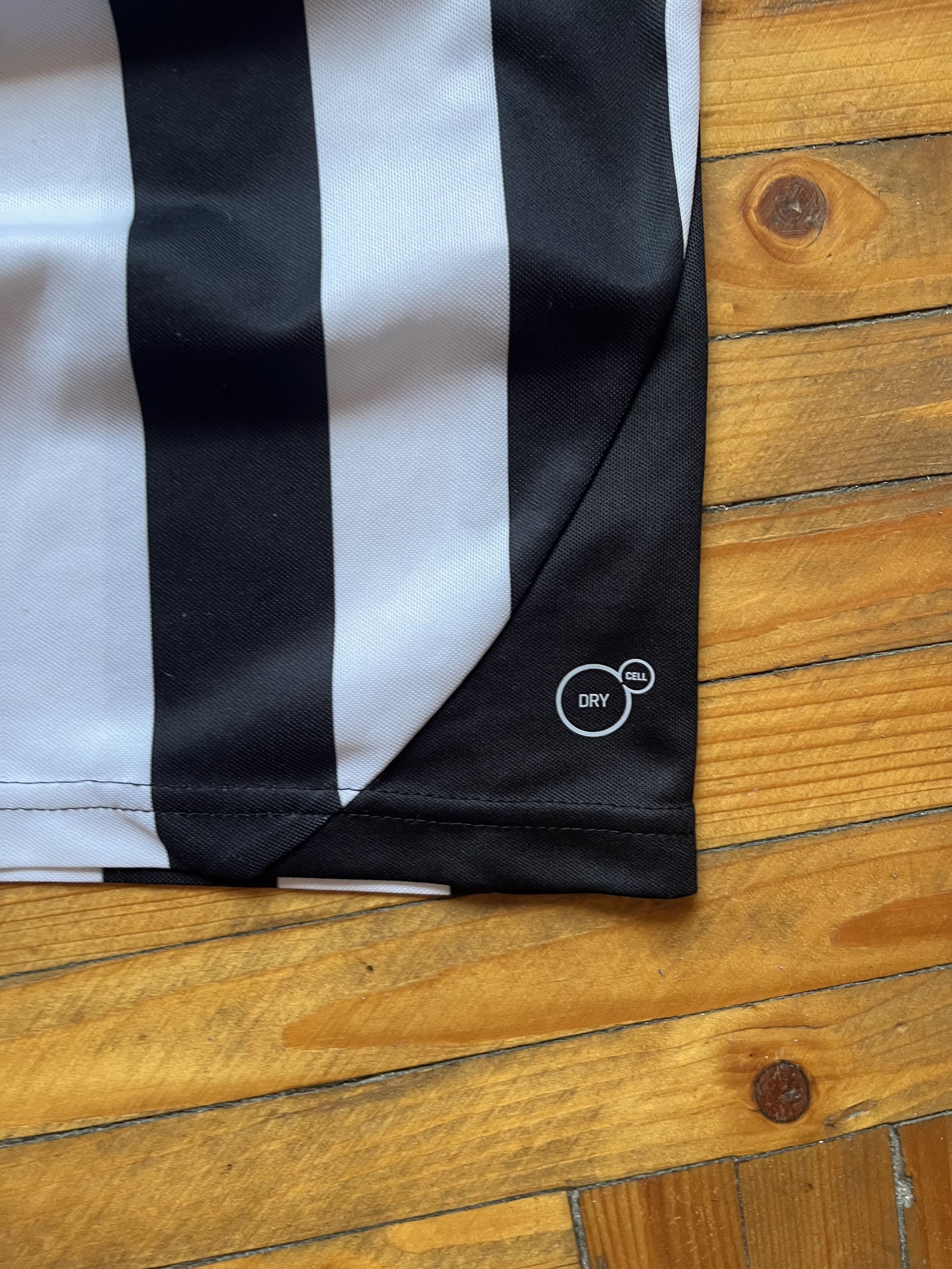 Puma Newcastle United Puma Football Shirt Soccer Jersey 2014/15 Size US M / EU 48-50 / 2 - 11 Thumbnail
