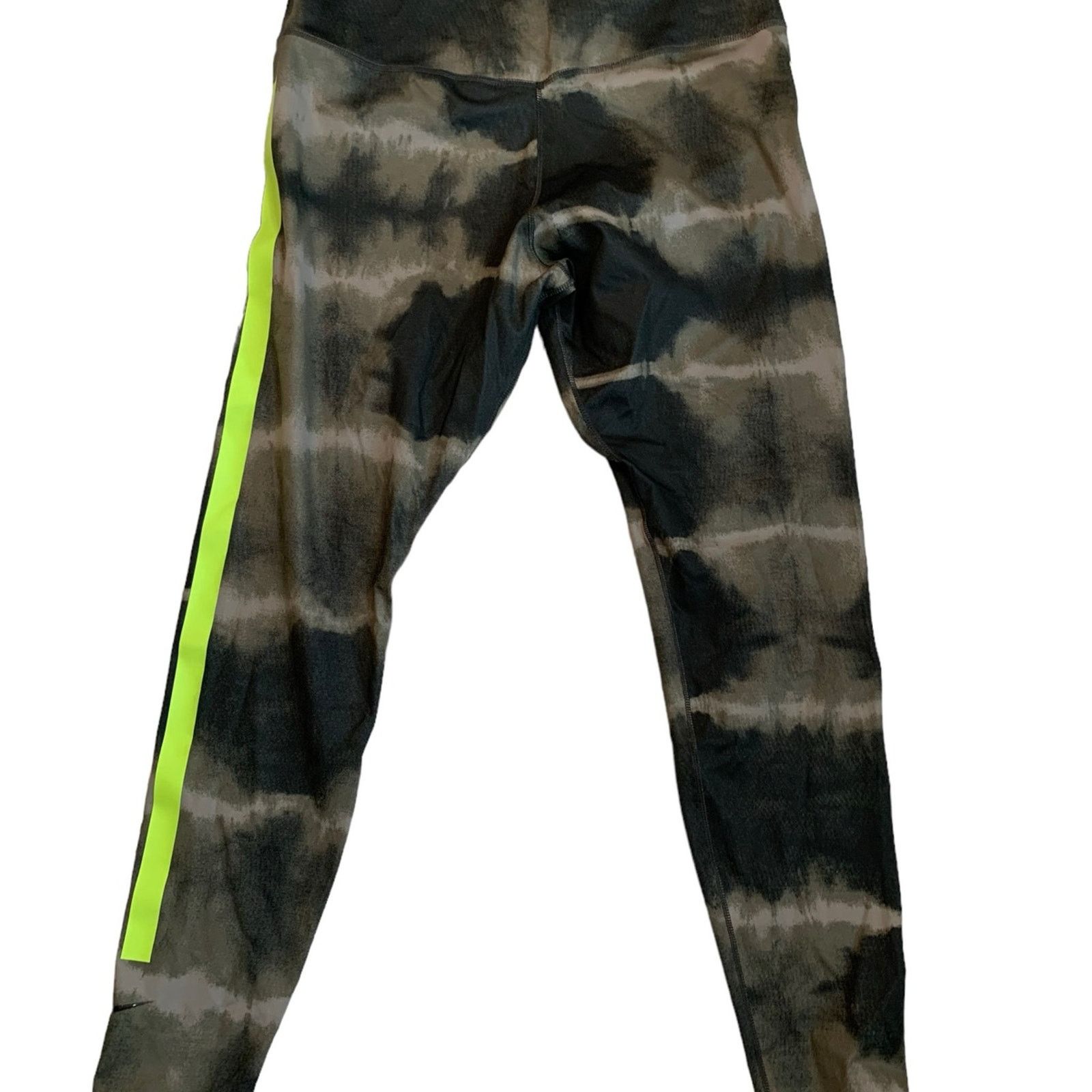 Nike Nike Women's Sz Large Camo Leggings DRI-FIT Athletic Hi-Rise Size 28" / US 6 / IT 42 - 1 Thumbnail