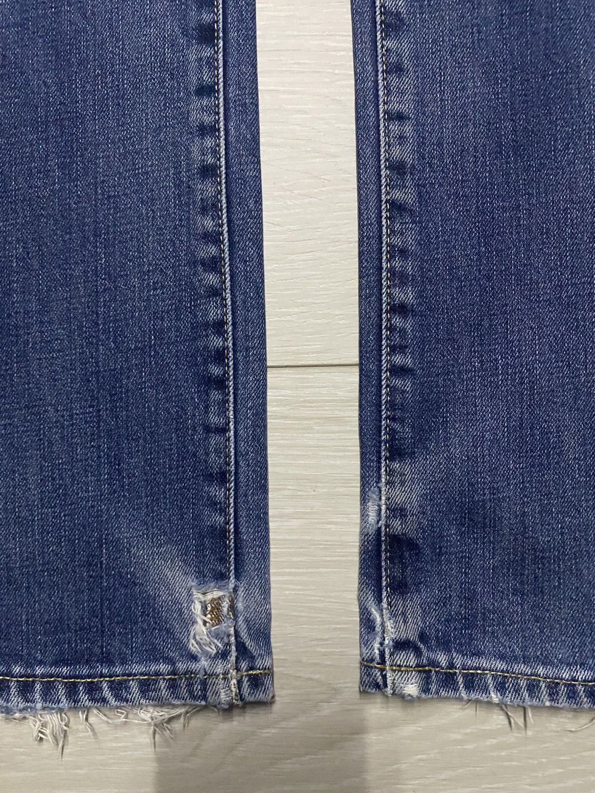 Japanese Brand Vintage Uniqlo S002 Distressed Fade Wash Slim Straight Jeans Size US 30 / EU 46 - 12 Thumbnail