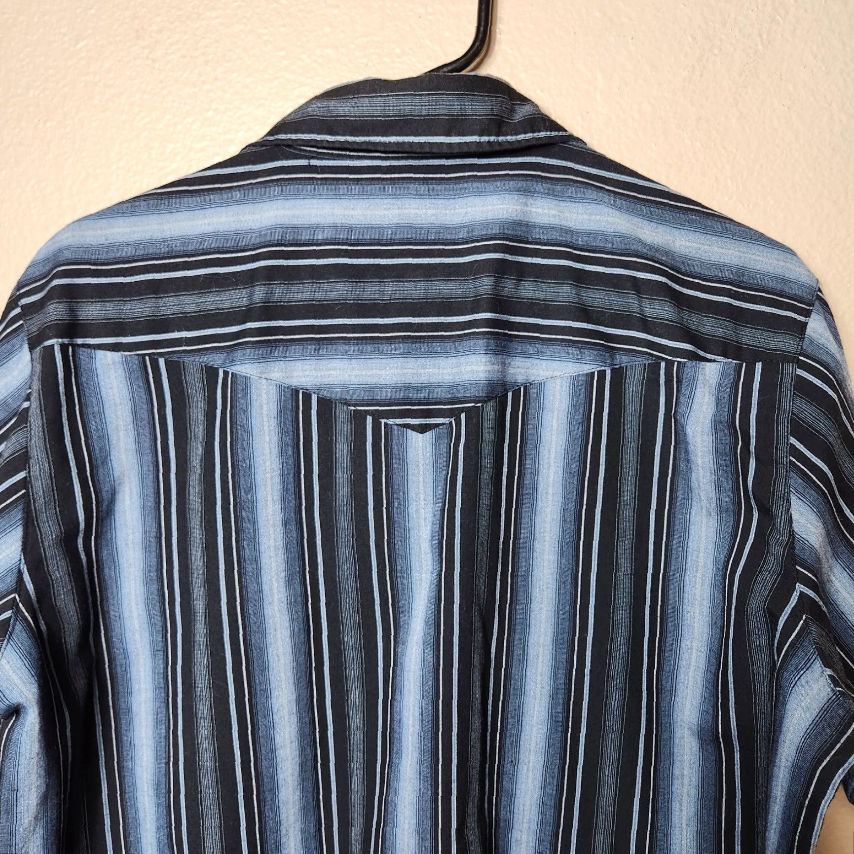 Vintage VINTAGE Bit & Bridle Mens |L| Gray/Black Striped SS Pearl Snap Western Shirt Size US L / EU 52-54 / 3 - 5 Thumbnail