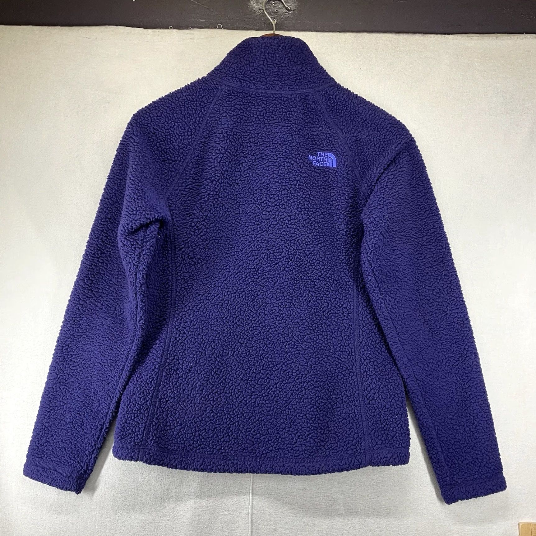 The North Face The North Face Women's Purple Sherpa Fleece Mock Neck 1/2 Snap Pullover S Pullover Purple Embroidered Logo Zip Pockets 90s Outdoor Activewear Womens Size S / US 4 / IT 40 - 2 Thumbnail