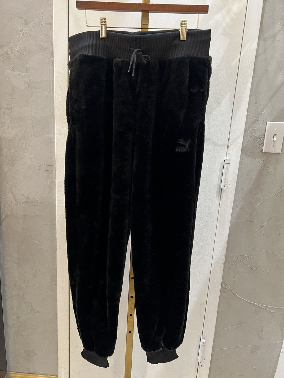Puma Wmns Puma Winter Classic Pants Black L Size 32" / US 10 / IT 46 - 1 Thumbnail