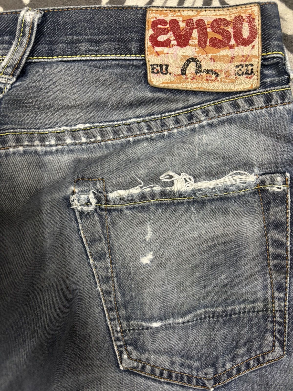 Evisu Vintage 2000s Evisu Ramen Heavy Distressed Grunge Jeans Size US 31 - 11 Thumbnail