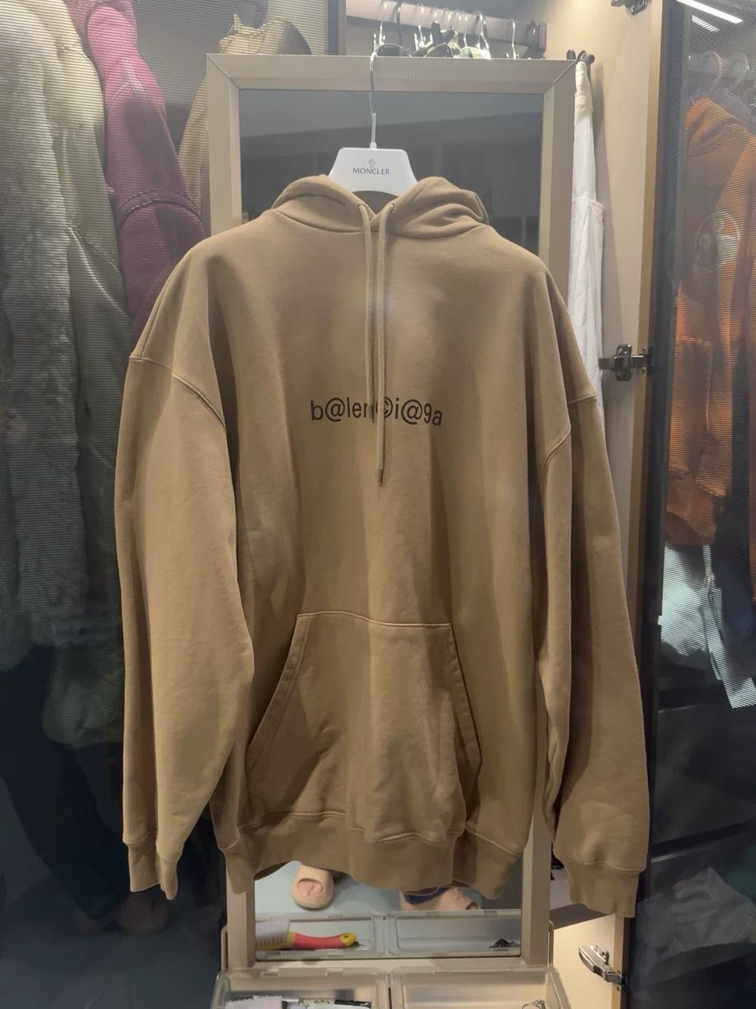 Balenciaga beige oversized hoodie with embroidered logo Size US XS / EU 42 / 0 - 1 Thumbnail
