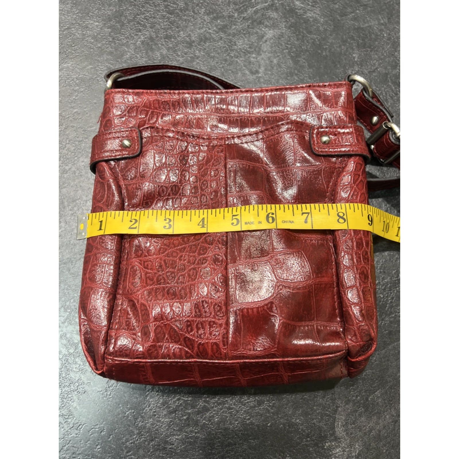 Vintage Bueno Crossbody Bag Women’s Burgundy Red Faux Leather Crocodile Pattern Medium Adjustable Strap Size ONE SIZE - 6 Thumbnail