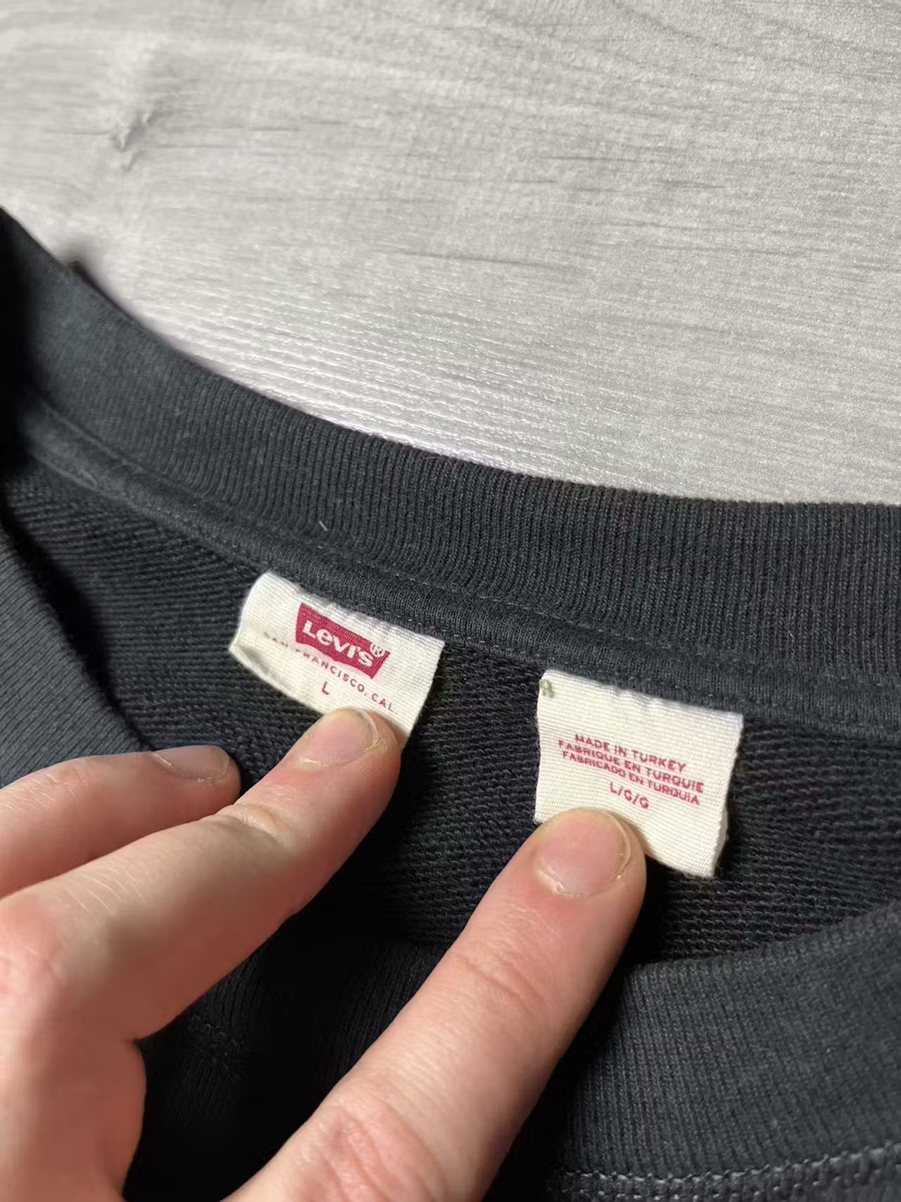 Levi's Levis sweatshirt small logo size Medium fact Size US M / EU 48-50 / 2 - 3 Thumbnail