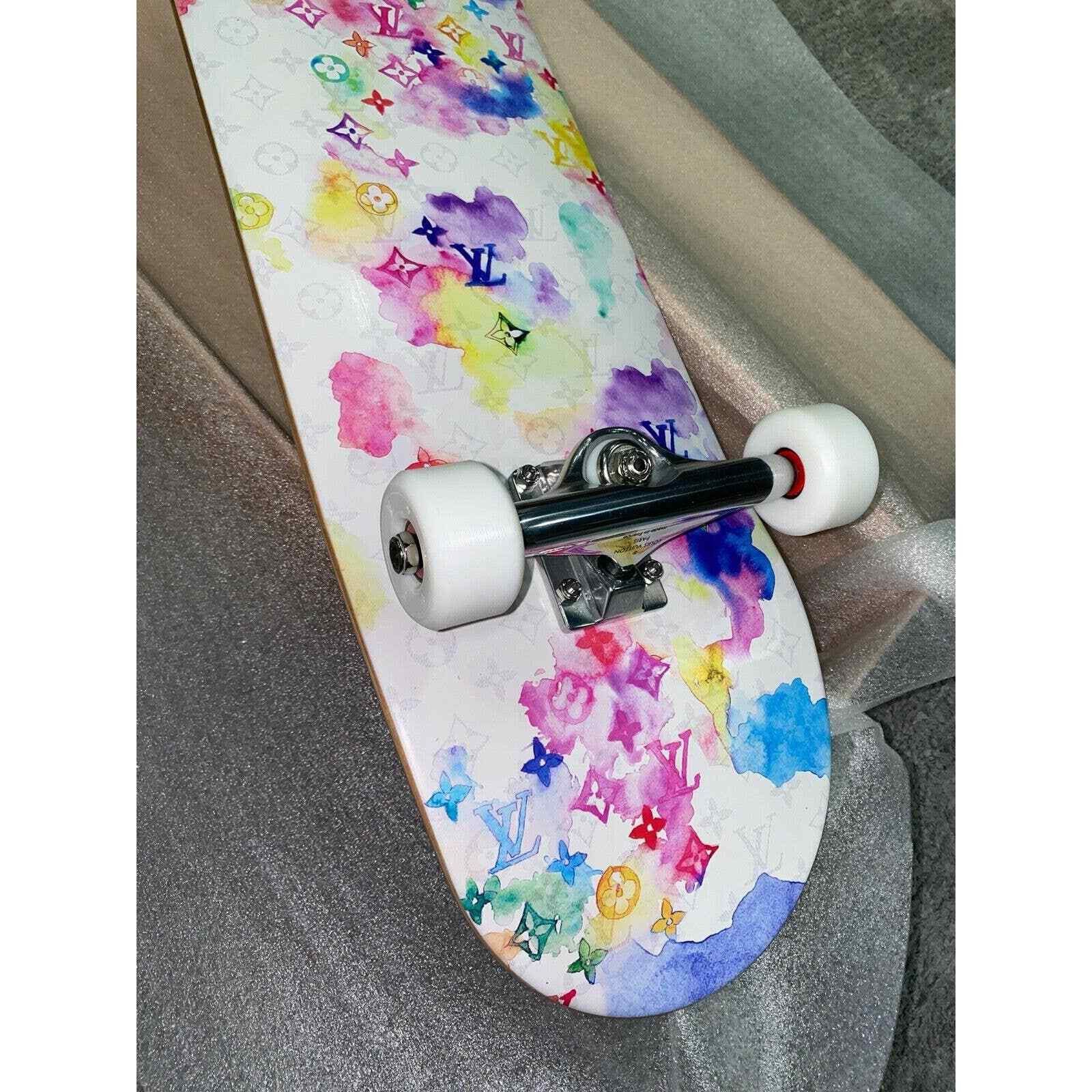 Louis Vuitton Louis Vuitton White Monogram Logo Skateboard Deck GI0622 Size ONE SIZE - 10 Thumbnail