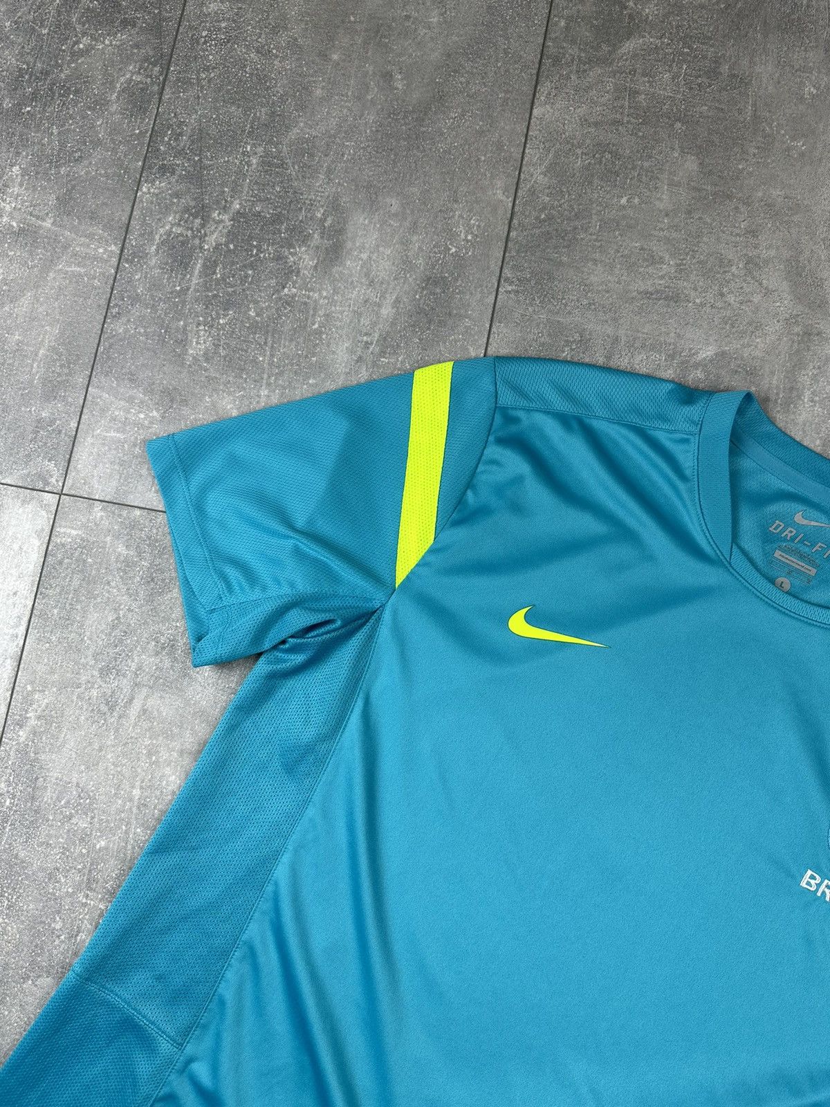 Nike Nike Brazil National Team Training Soccer Jersey 2012/13 Size US L / EU 52-54 / 3 - 5 Thumbnail