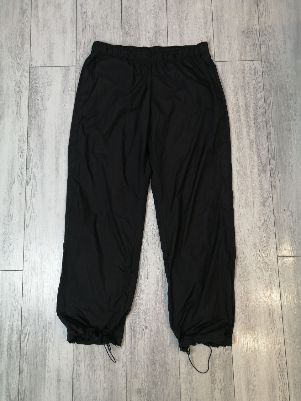 Nike Vintage Nike Track Pants Nylon Baggy Drill Y2K Swoosh L Size US 34 / EU 50 - 1 Thumbnail