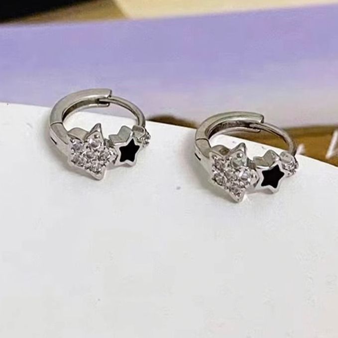 Jewelry × Sterling Silver Matchless Earrings One Pairs Chrome Jewelry Size ONE SIZE - 1 Thumbnail