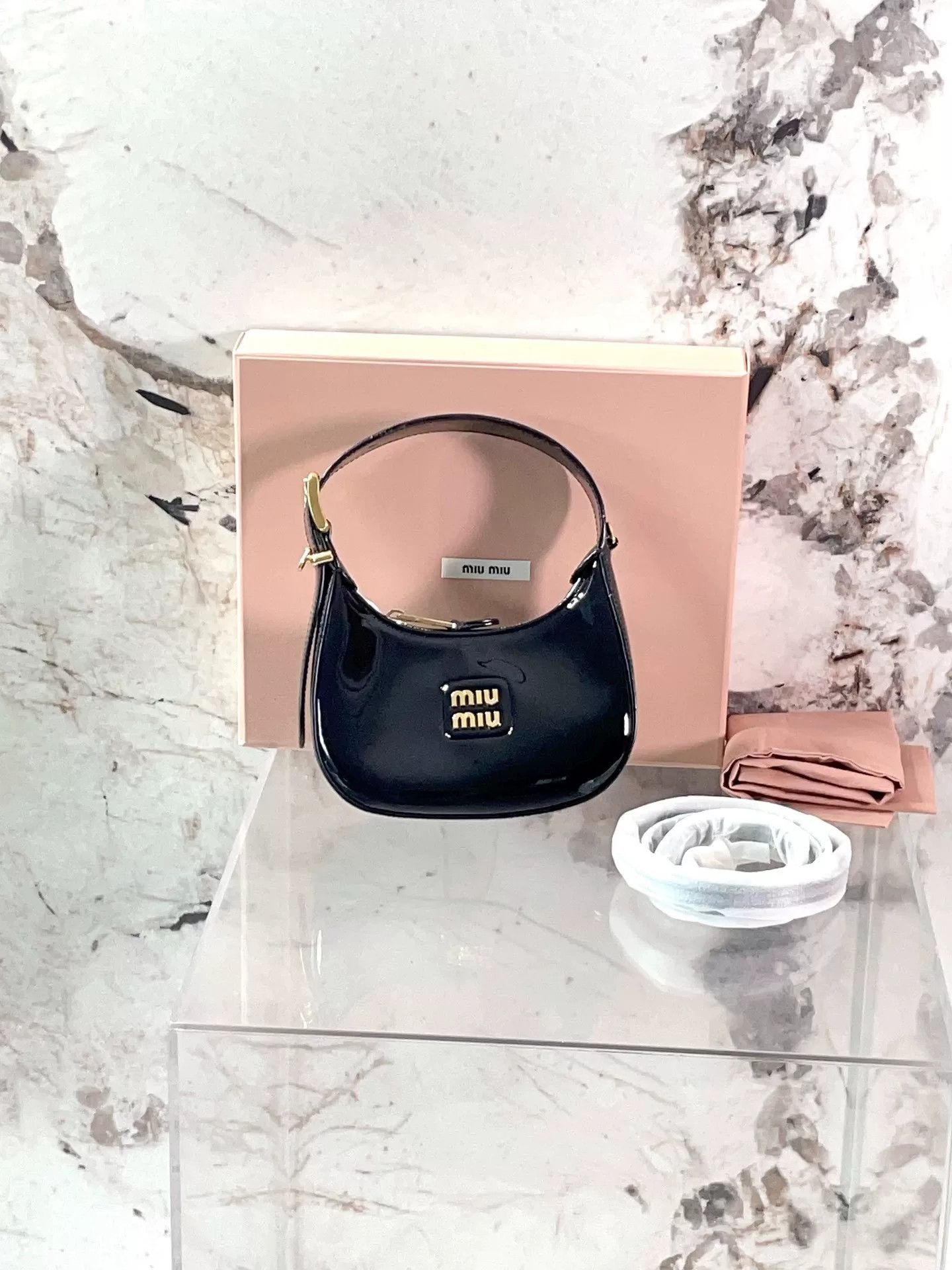 Miu Miu Pre-loved Bag Very good condition Size ONE SIZE - 1 Thumbnail