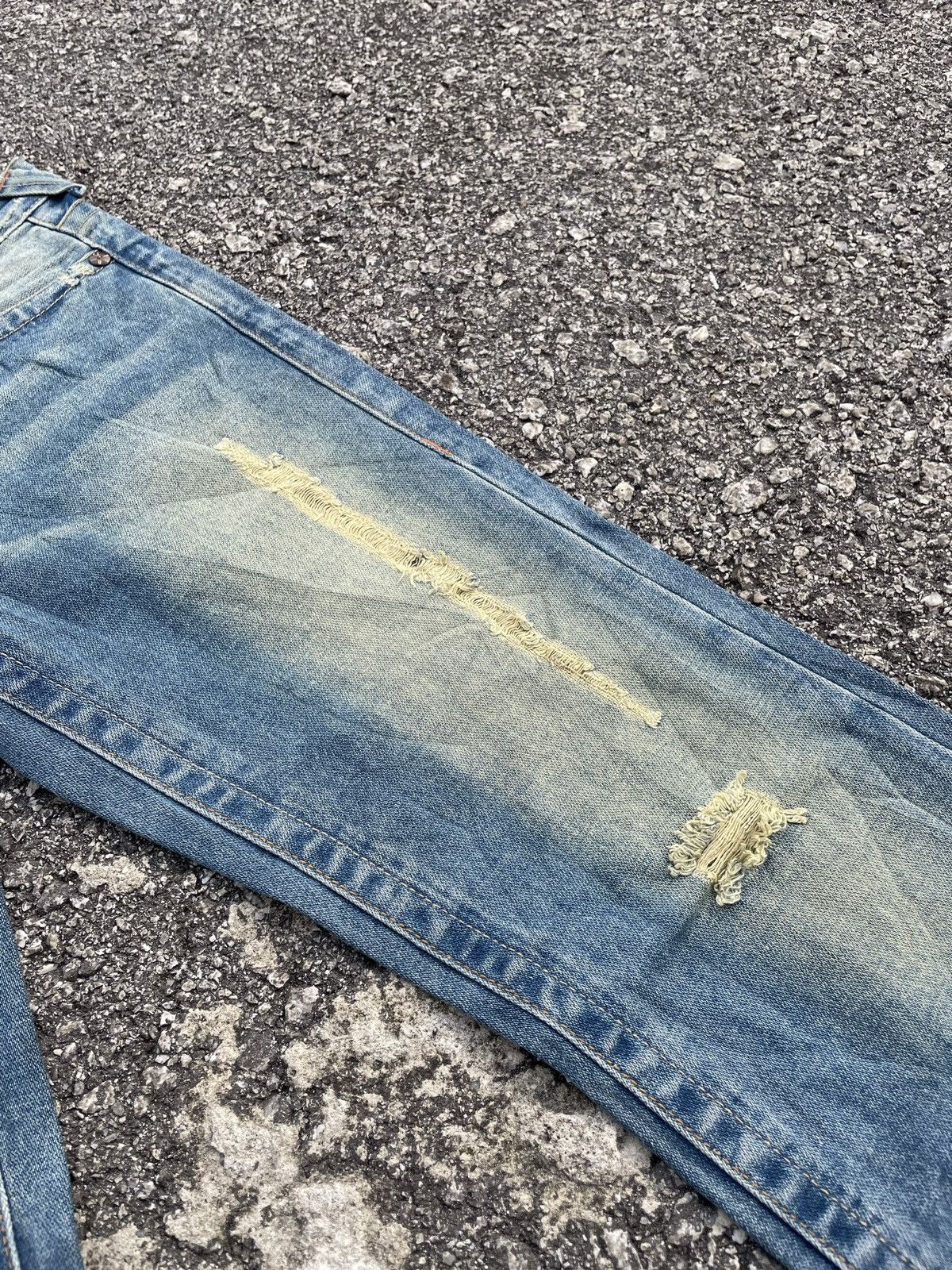 True Religion Vintage True Religion Distressed Denim Size US 34 / EU 50 - 4 Thumbnail
